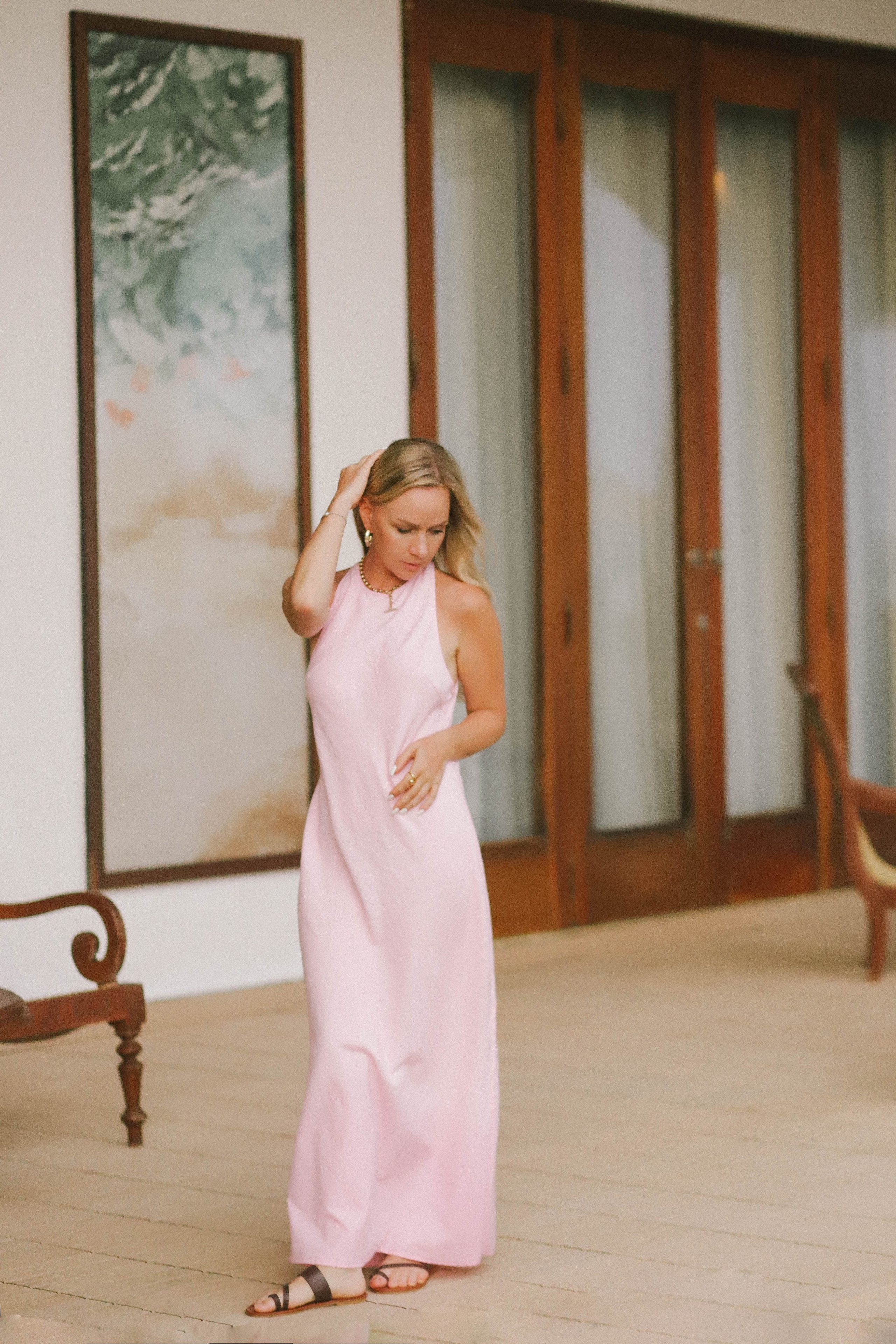 Девушка на вилле Brisa Ahangama — Стильная фотосессия в зелени и у бассейна | Шри-Ланка. Фотограф на Шри-Ланке