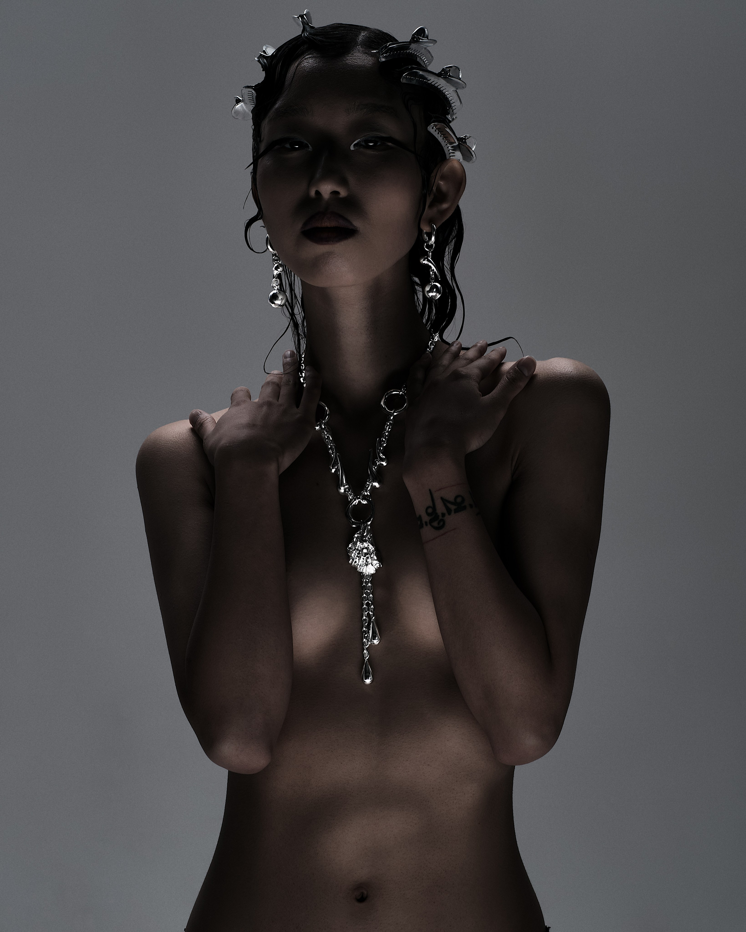 RUSHEV. Студийный фотограф в Москве Илья Сухов