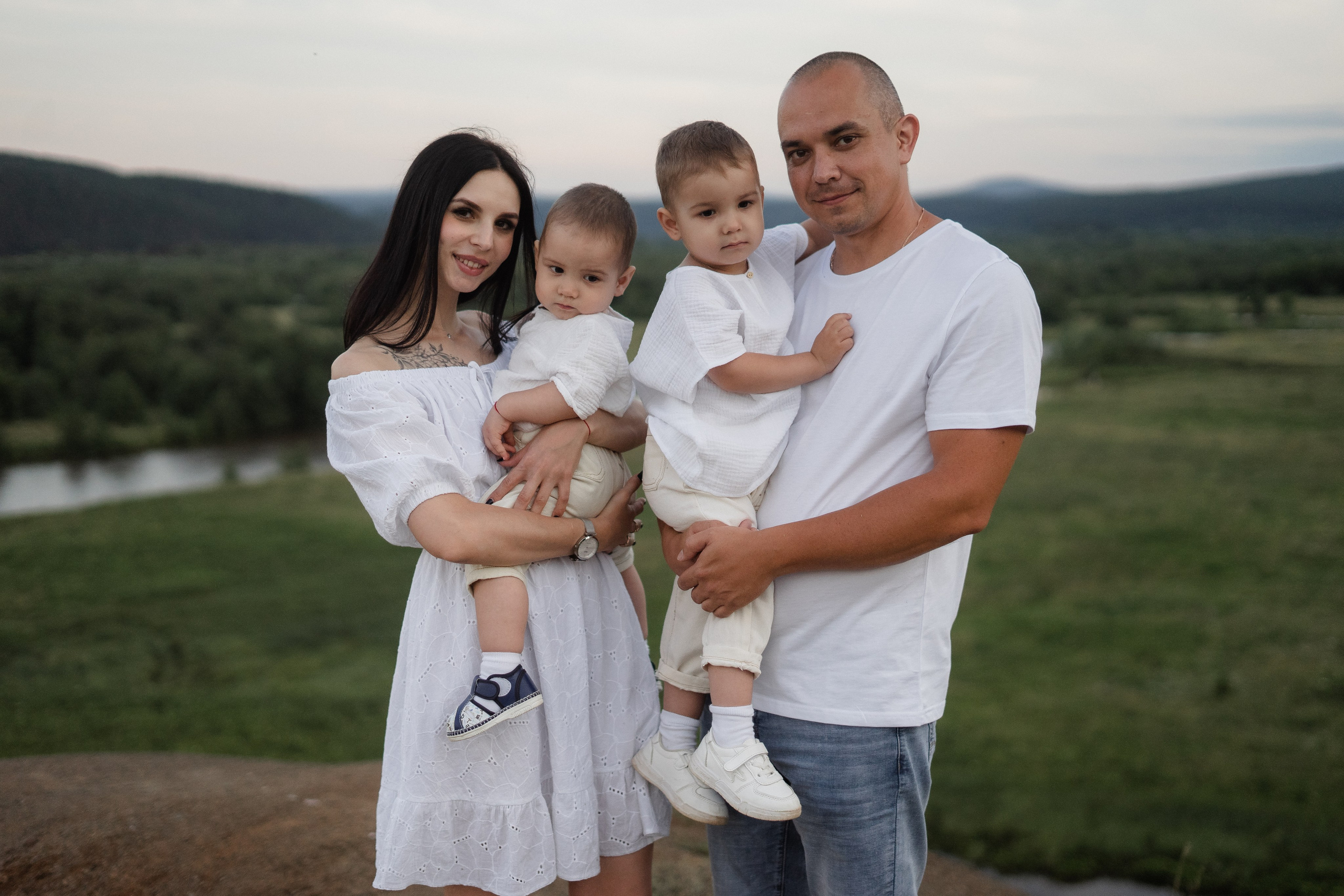 Аня, Денис, Ямиль и Даня. Главная