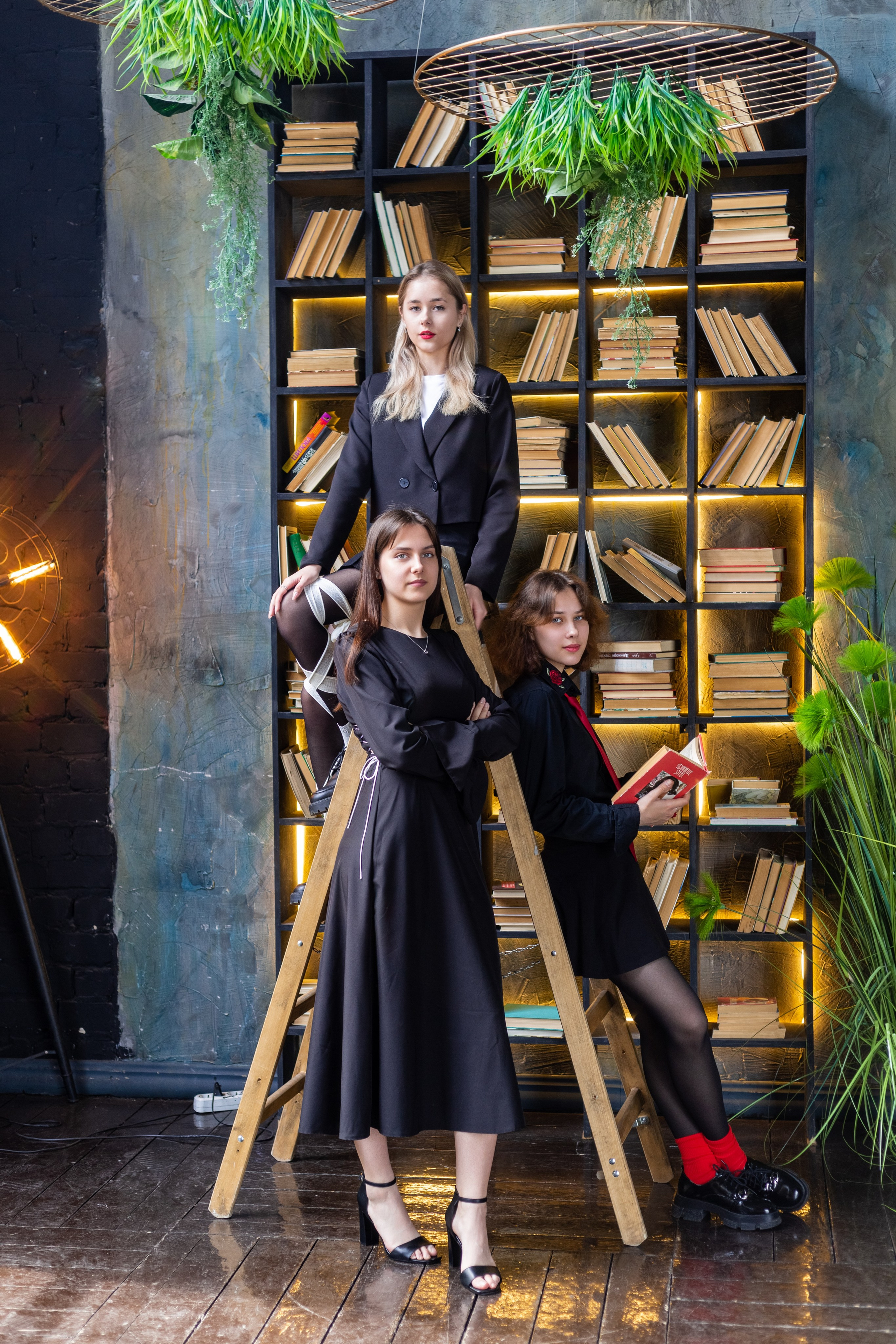 Съемка в студии. Выпускные альбомы Воронеж " СОКОЛ фото»