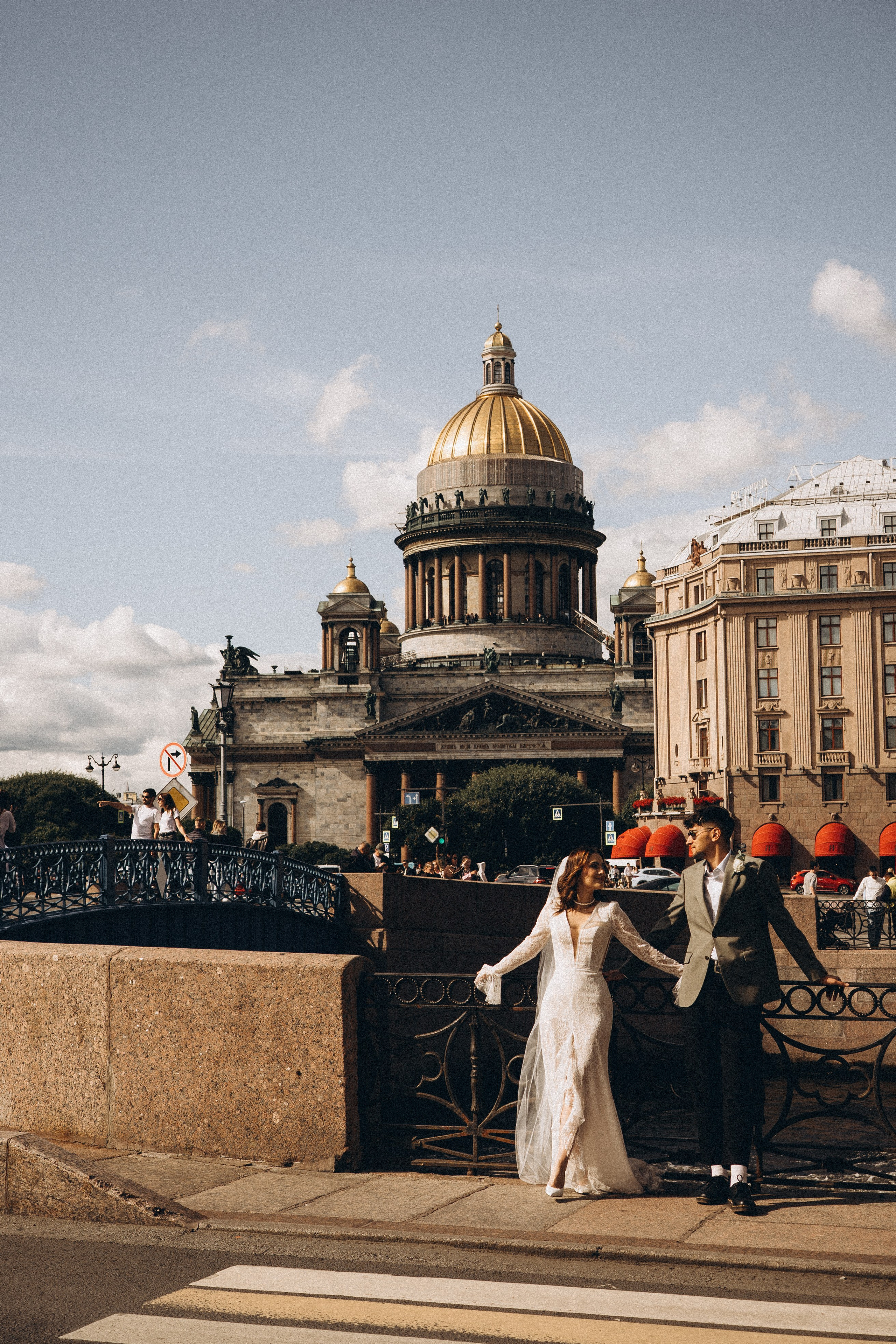 СВАДЕБНАЯ ПРОГУЛКА ВОЗЕ ИСАИКЕВСКОГО СОБОРА АСТОРИИ И ЗАКОНОДАЛЕТНОГО СОБРАНИЯ. Профессиональный фотограф, Санкт-Петербург — Виктория Богомолова