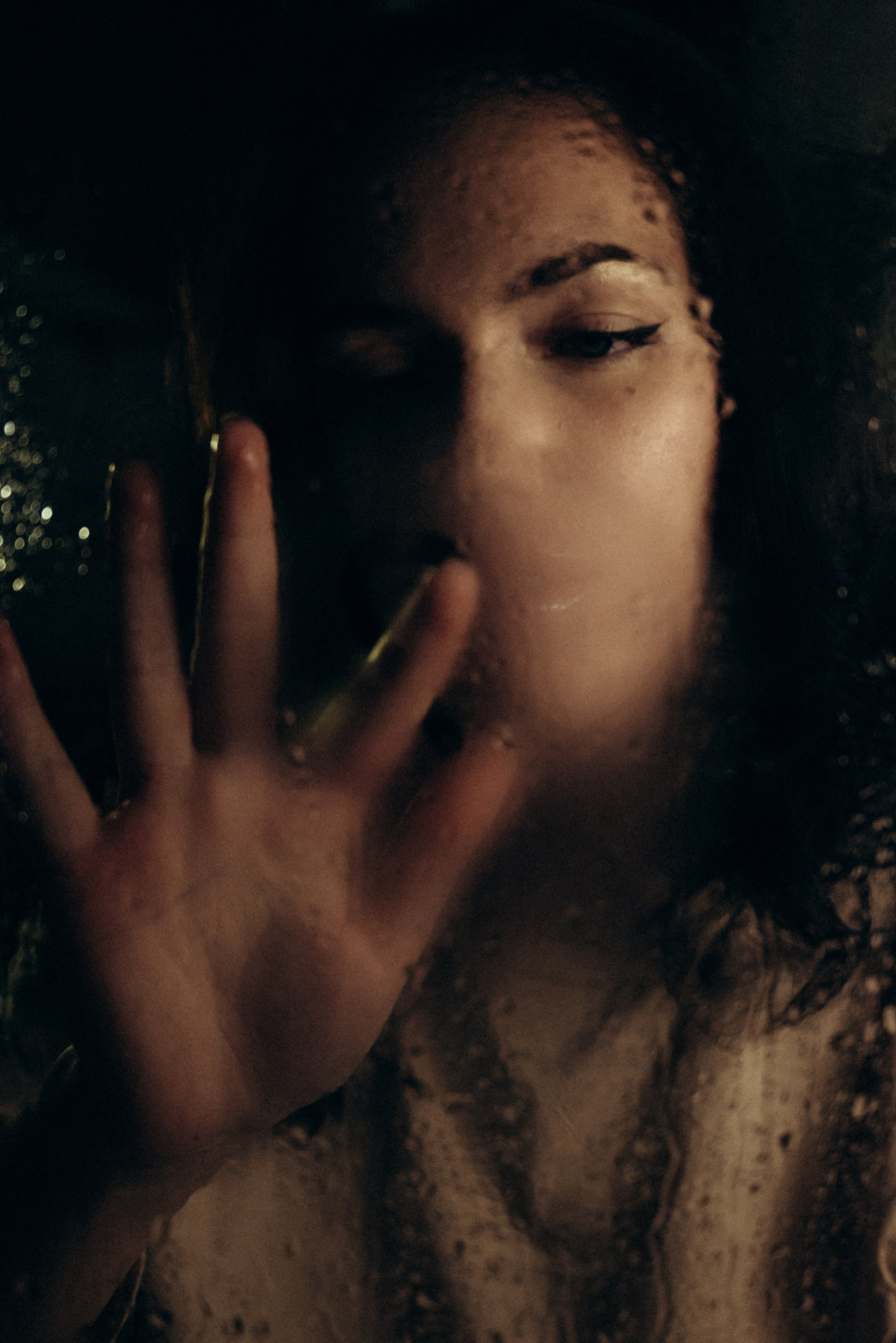 Мокрое стекло