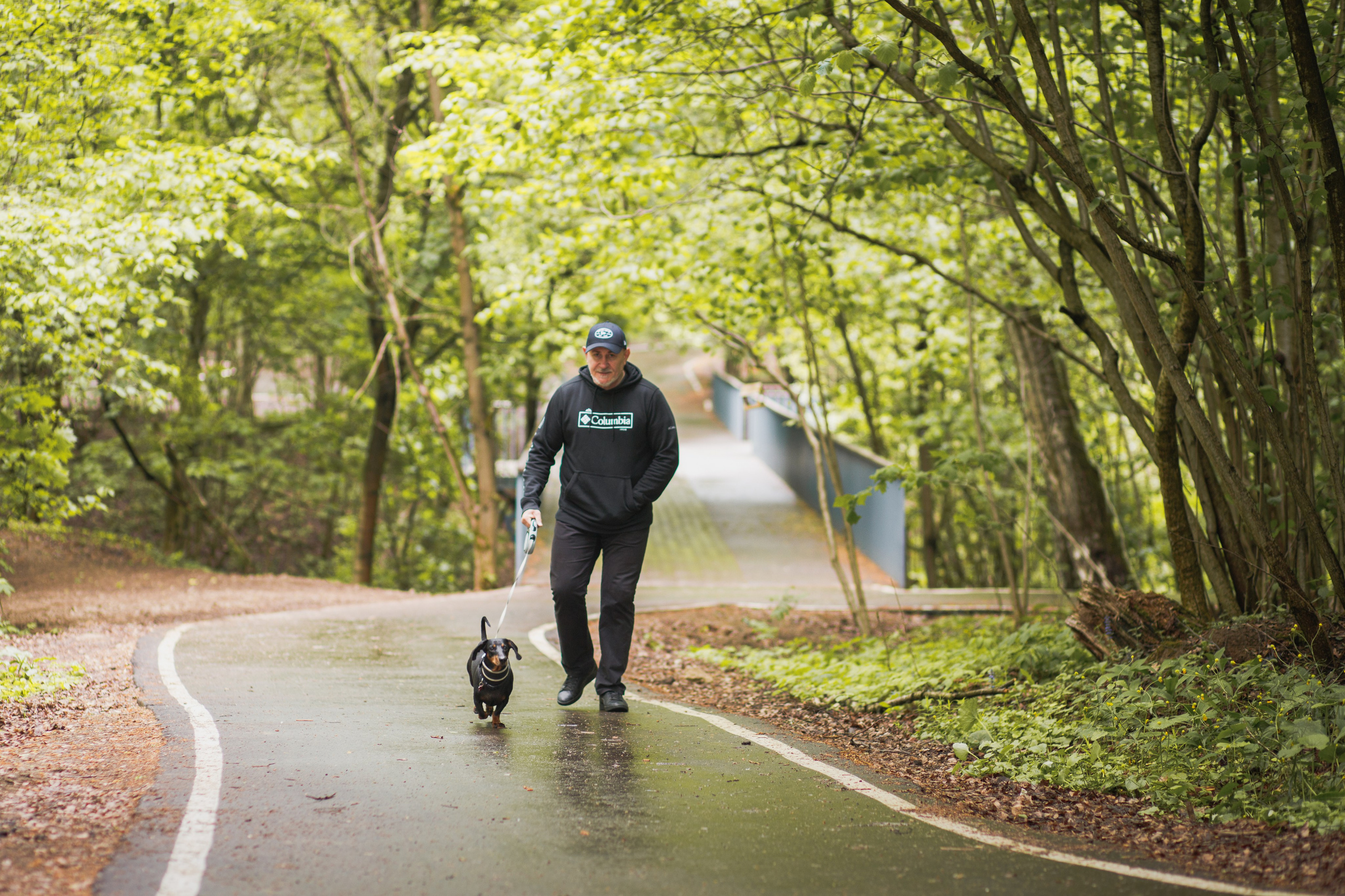 Фотопрогулка большой семьи с двумя собаками летом. Семейный и школьный фотограф в Москве Анна Ткач