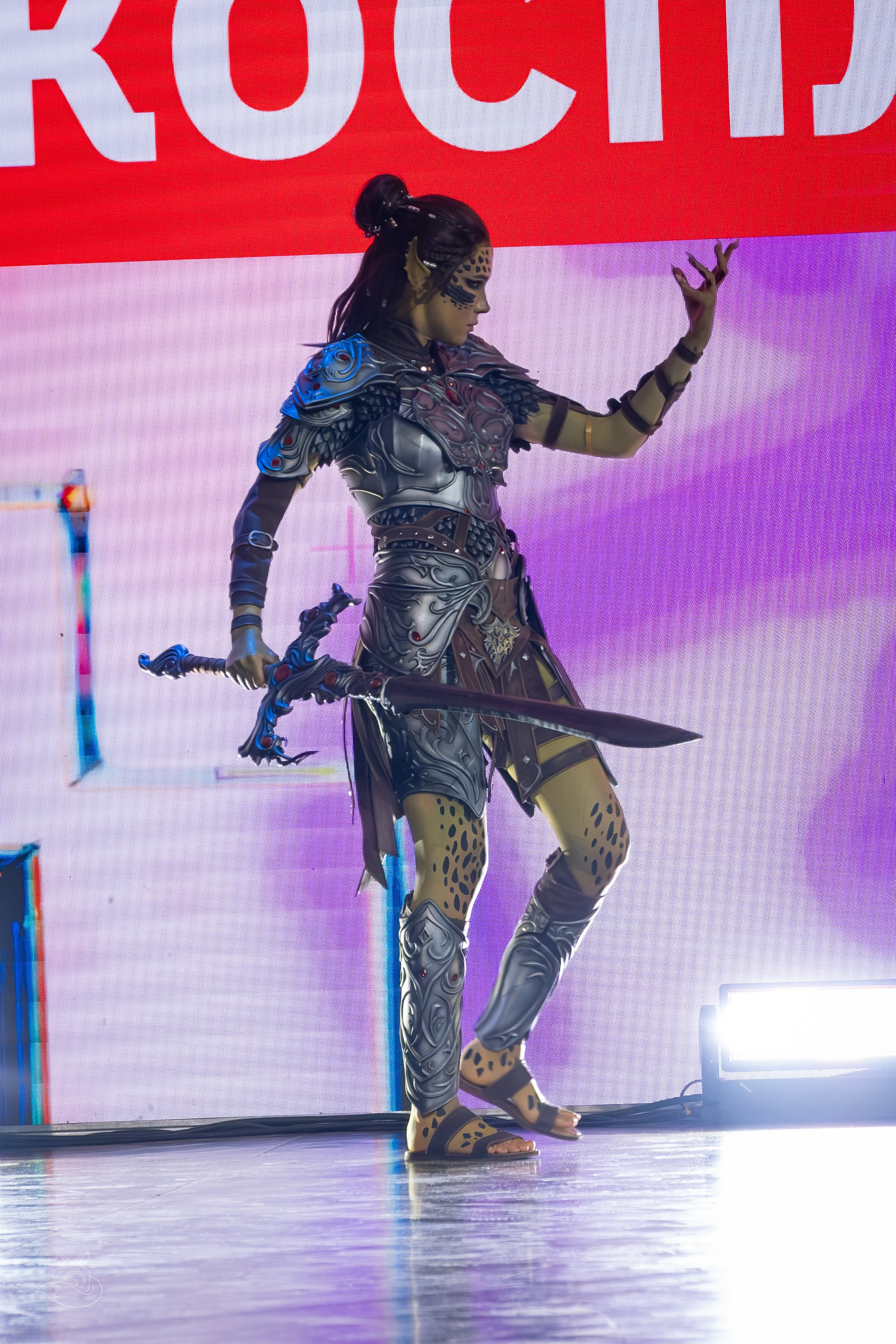 Сцена РЭД ЭКСПО 2024. Косплей фотограф