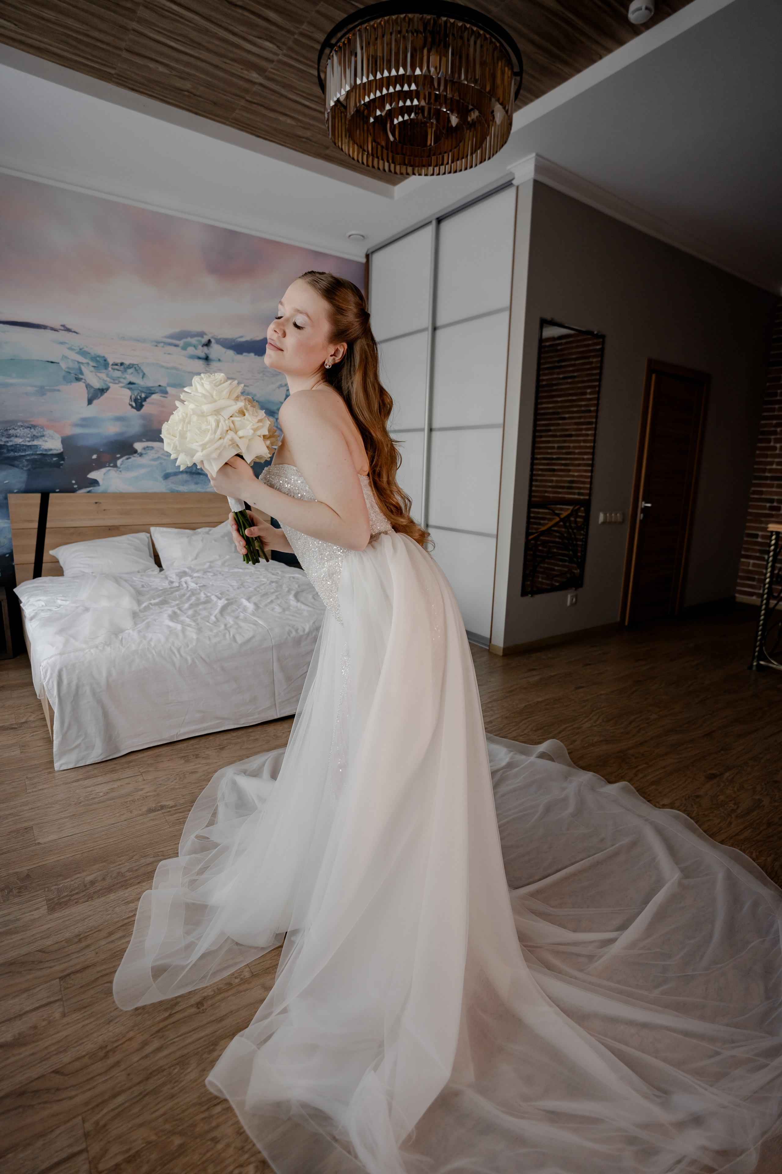 СВАДЕБНАЯ СЬЕМКА СБОРОВ В ОТЕЛЕ И ВЫЕЗД НА ЦЕРЕМОНИЮ (СНЯТО В СИБИРЕ В НИЖНЕВАРТОВСКЕ)М. Профессиональный фотограф, Санкт-Петербург — Виктория Богомолова