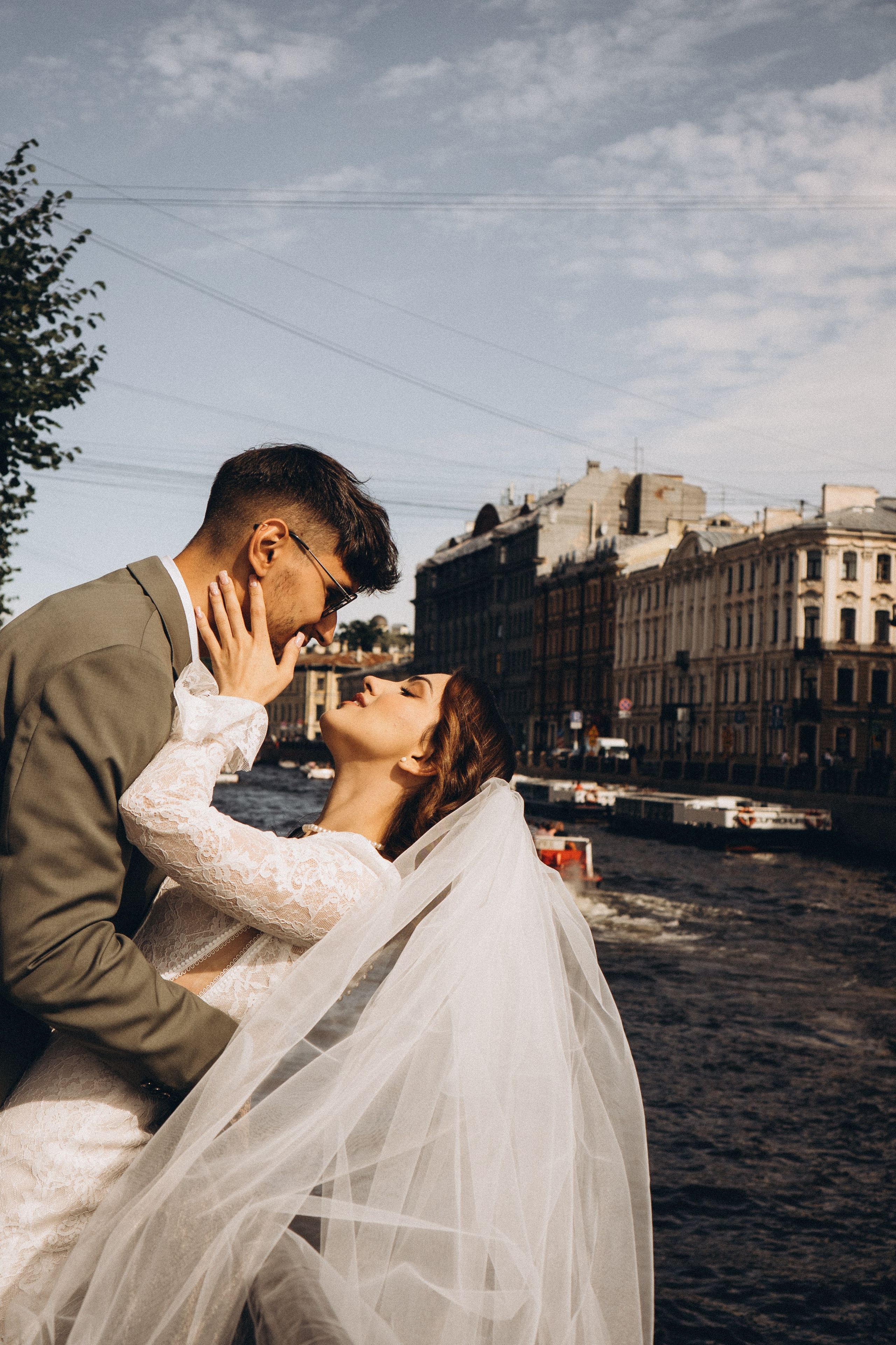 СВАДЕБНАЯ ПРОГУЛКА ВОЗЕ ИСАИКЕВСКОГО СОБОРА АСТОРИИ И ЗАКОНОДАЛЕТНОГО СОБРАНИЯ. Профессиональный фотограф, Санкт-Петербург — Виктория Богомолова