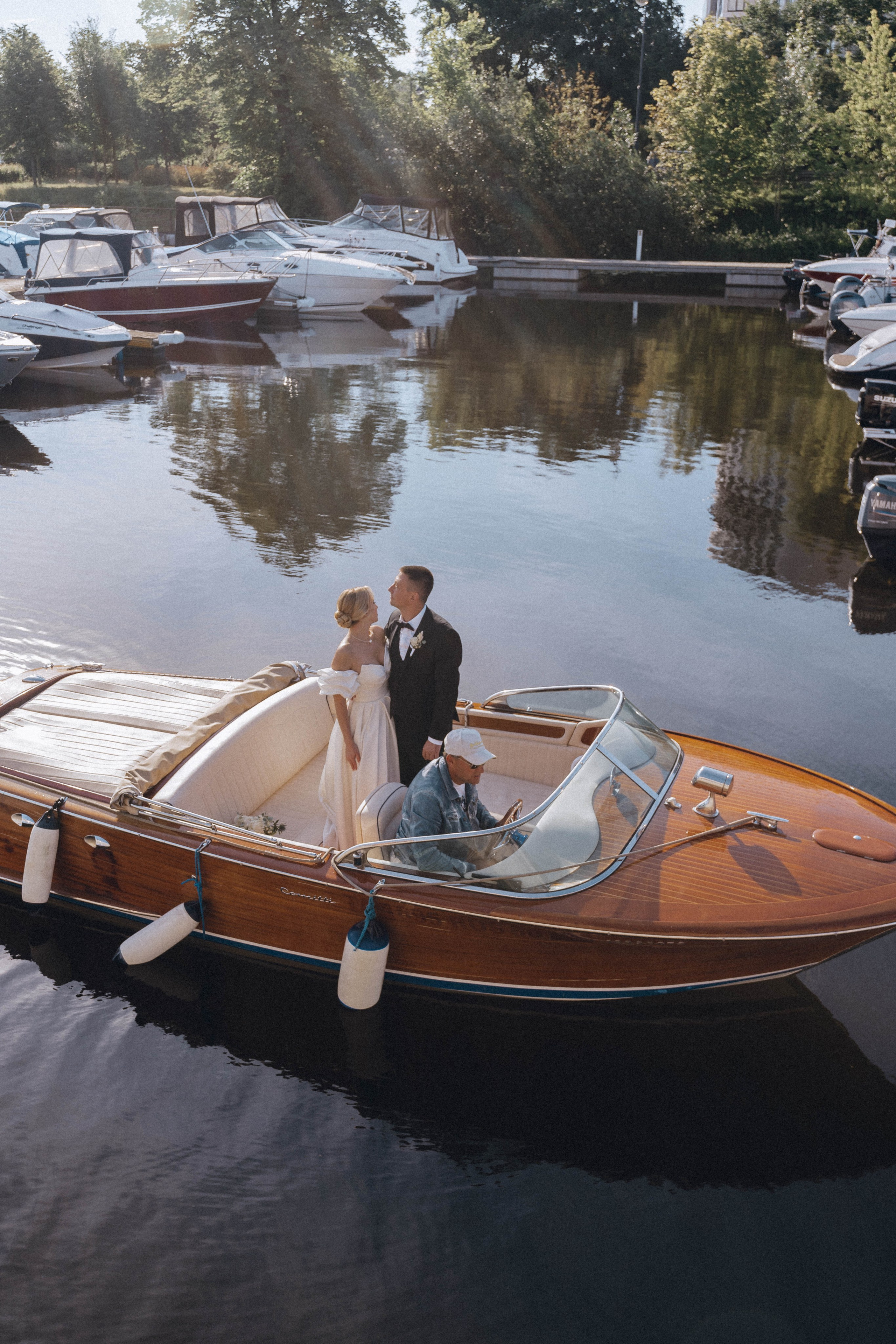 СВАДЕНБНАЯ СЬЕМКА НА КАТЕРЕ ПО КАНАЛАМ САНКТ-ПЕТЕРБУРГА И В АКВАТОРИИ НЕВЫ. Профессиональный фотограф, Санкт-Петербург — Виктория Богомолова
