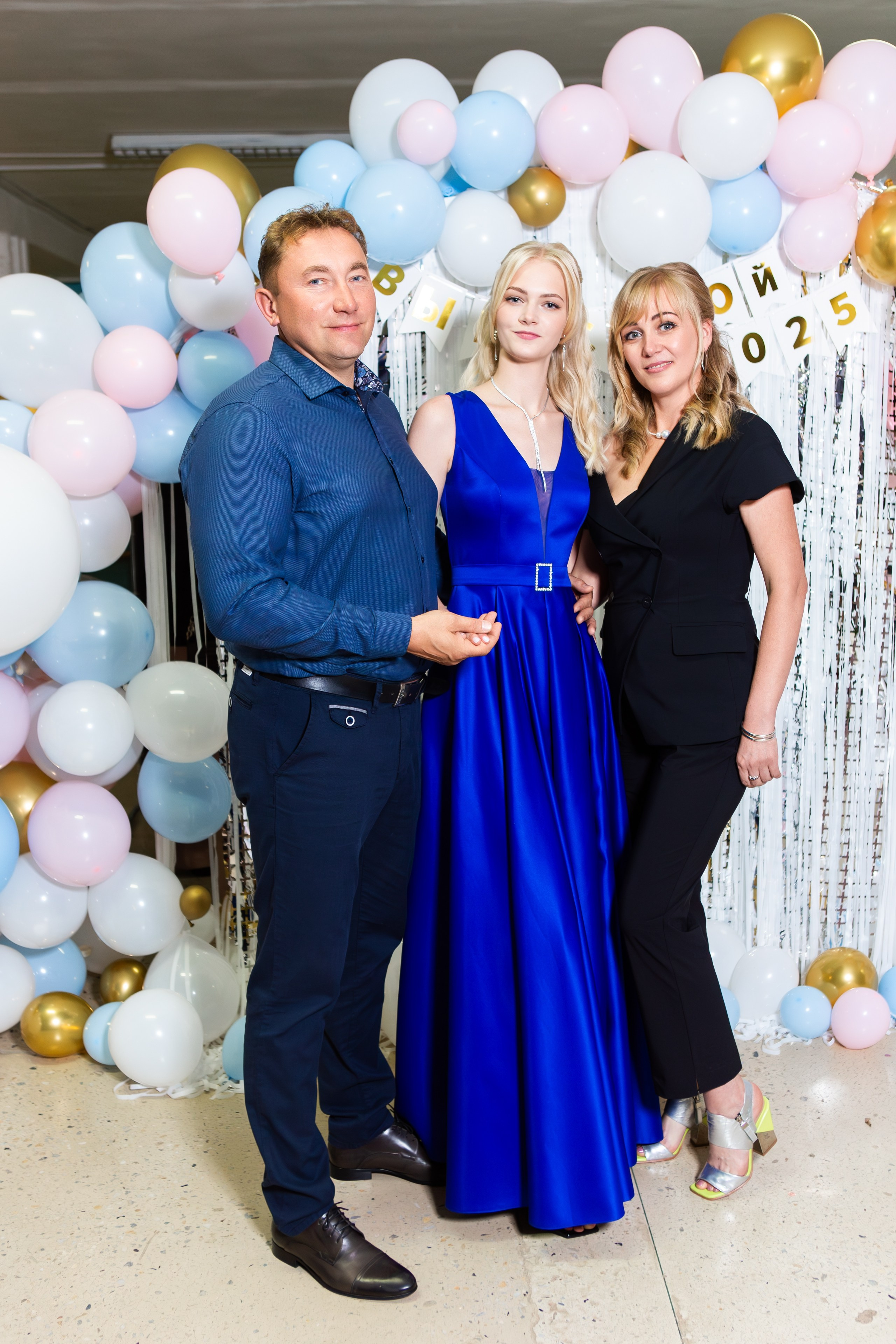 ФОТОСЕССИЯ С РОДИТЕЛЯМИ ВЫПУСКНОЙ 2025 9 ШКОЛА Г.МЦЕНСК. Профессиональный фотограф в Мценске и Орловской области