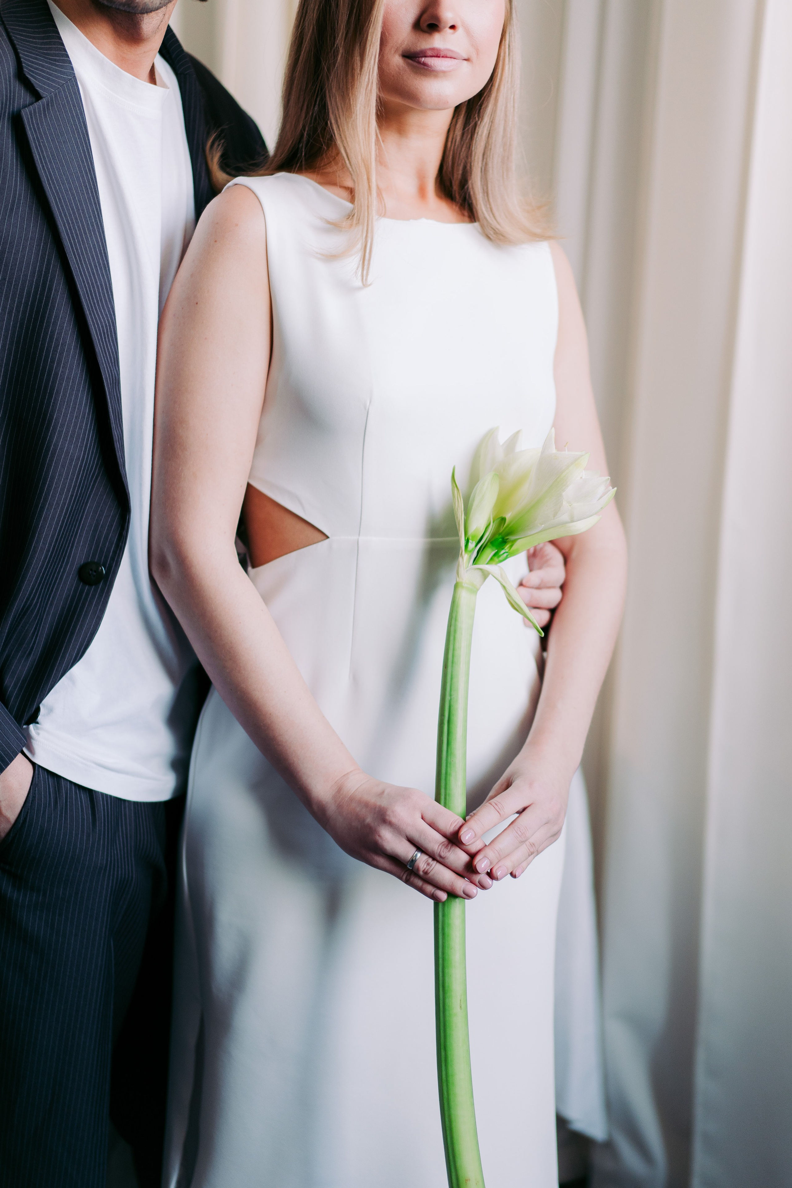 Свадебная фотосессия для двоих в студии, камерная свадьба в Москве