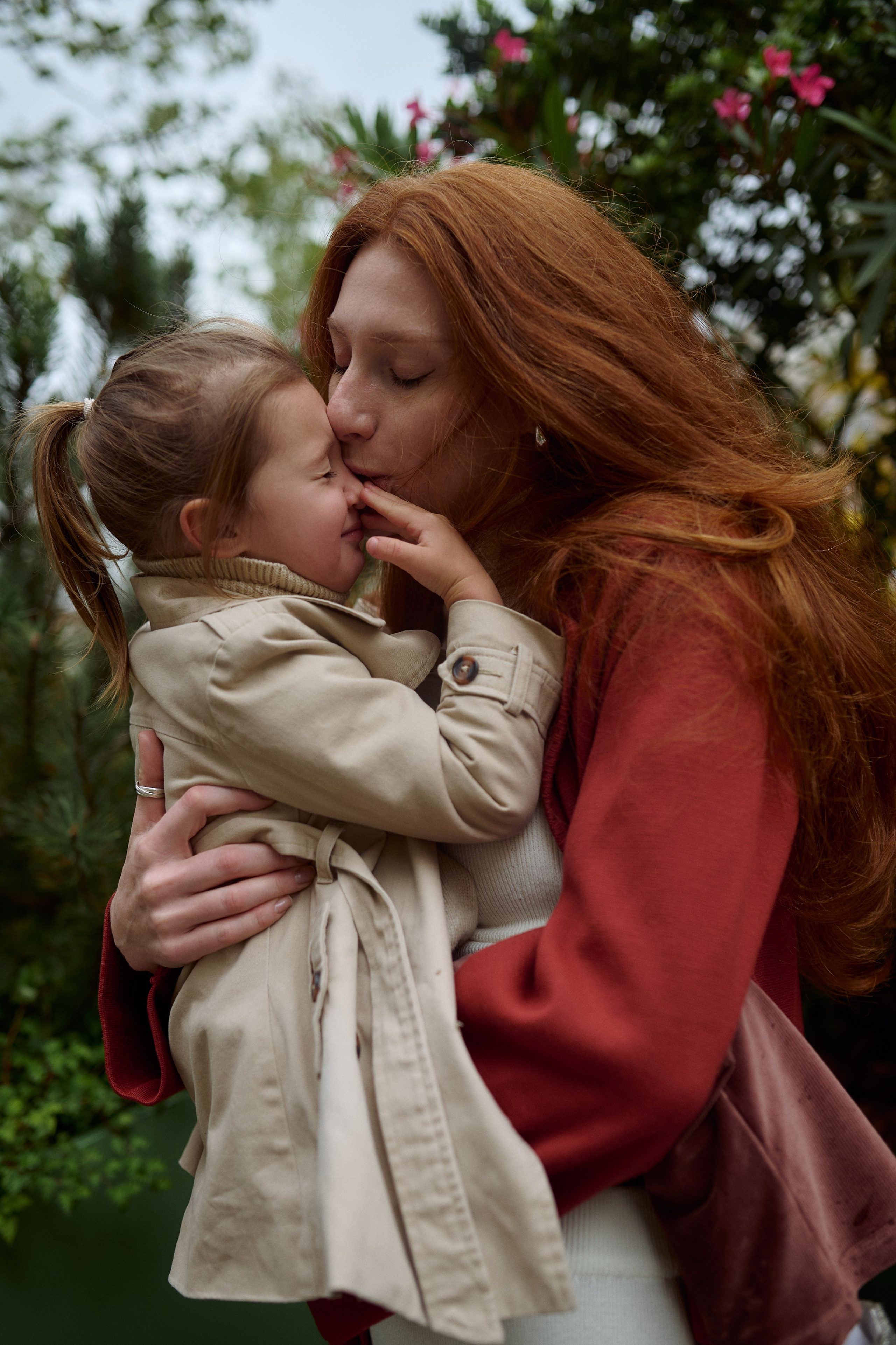 Рита и Кира. Прогулка по центру. Семейный и свадебный lifestyle-фотограф в Москве Мария Петрова