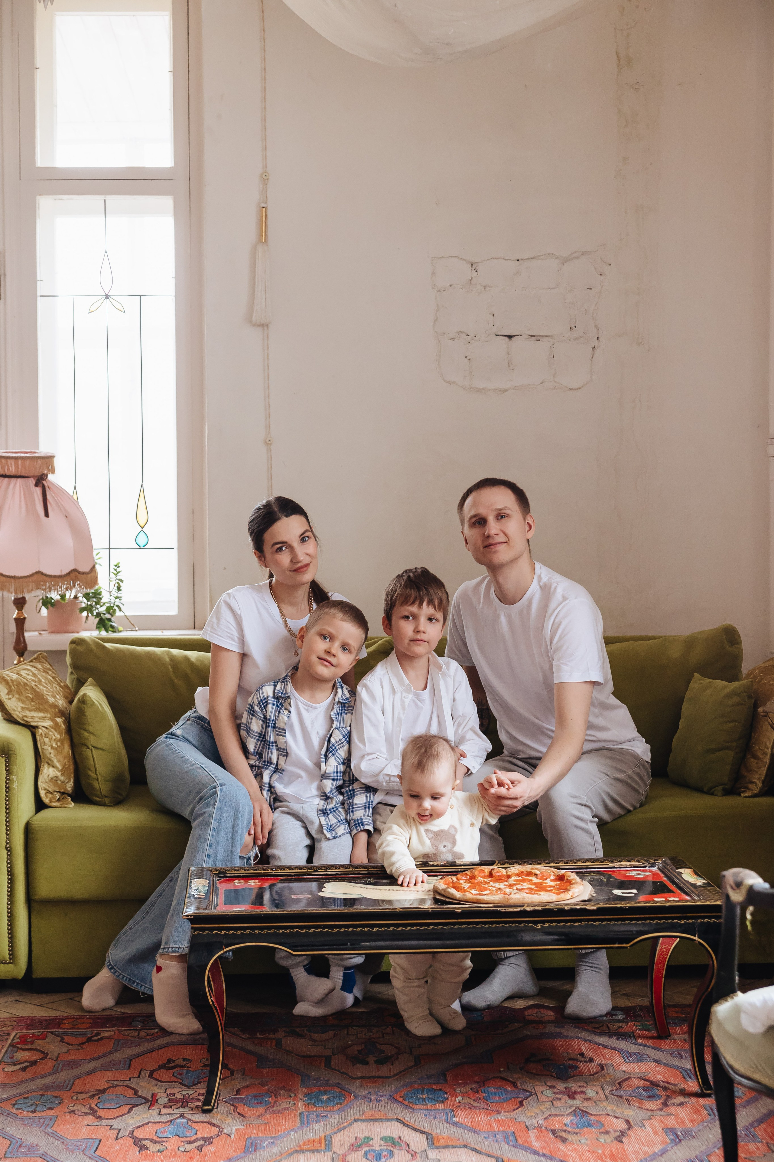 Съёмка в домашней студии в Екатеринбурге. Свадебный, семейный фотограф, контент съёмка. Екатеринбург. Елена Граф