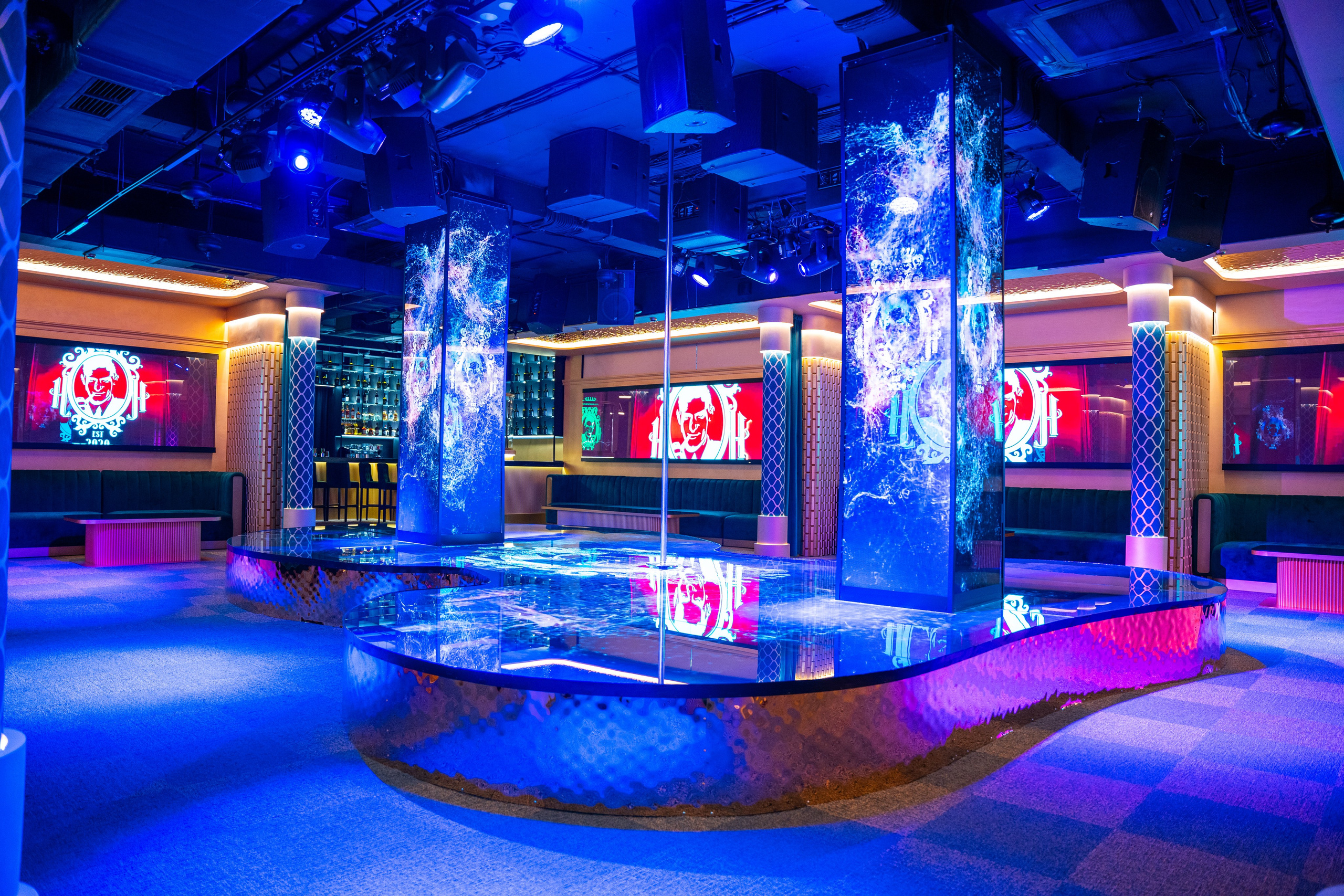 Фотосъемка интерьера стриптиз-клуба Hefner — элитный клуб Краснодара. Интерьерная фотосъемка клуба Hefner в Краснодаре — профессионально. Шедевры для Вас! Фотограф и Видеограф в Краснодаре Пахиев Руслан