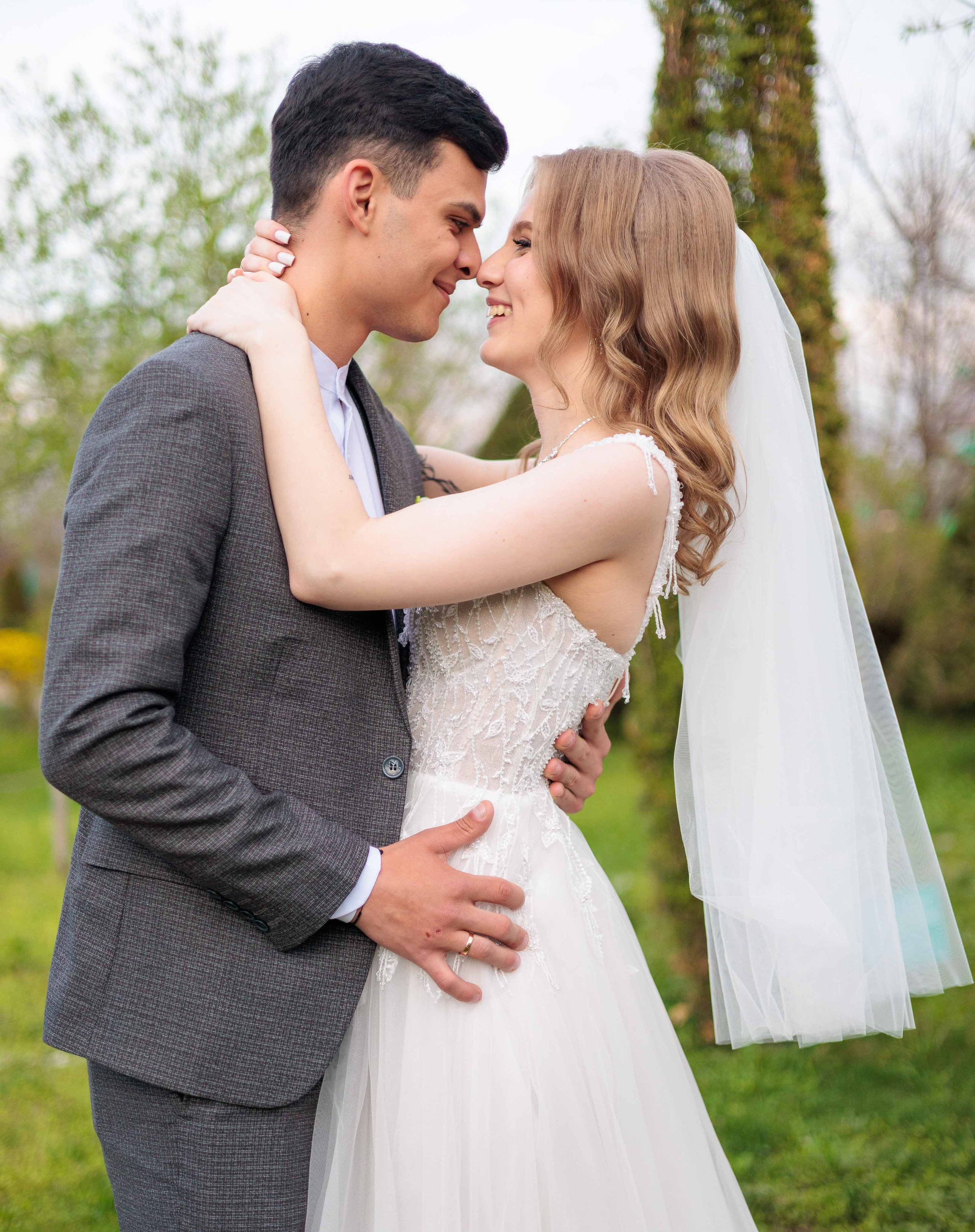 Трогательный момент: клятва молодоженов на свадебной церемонии в Пятигорске.