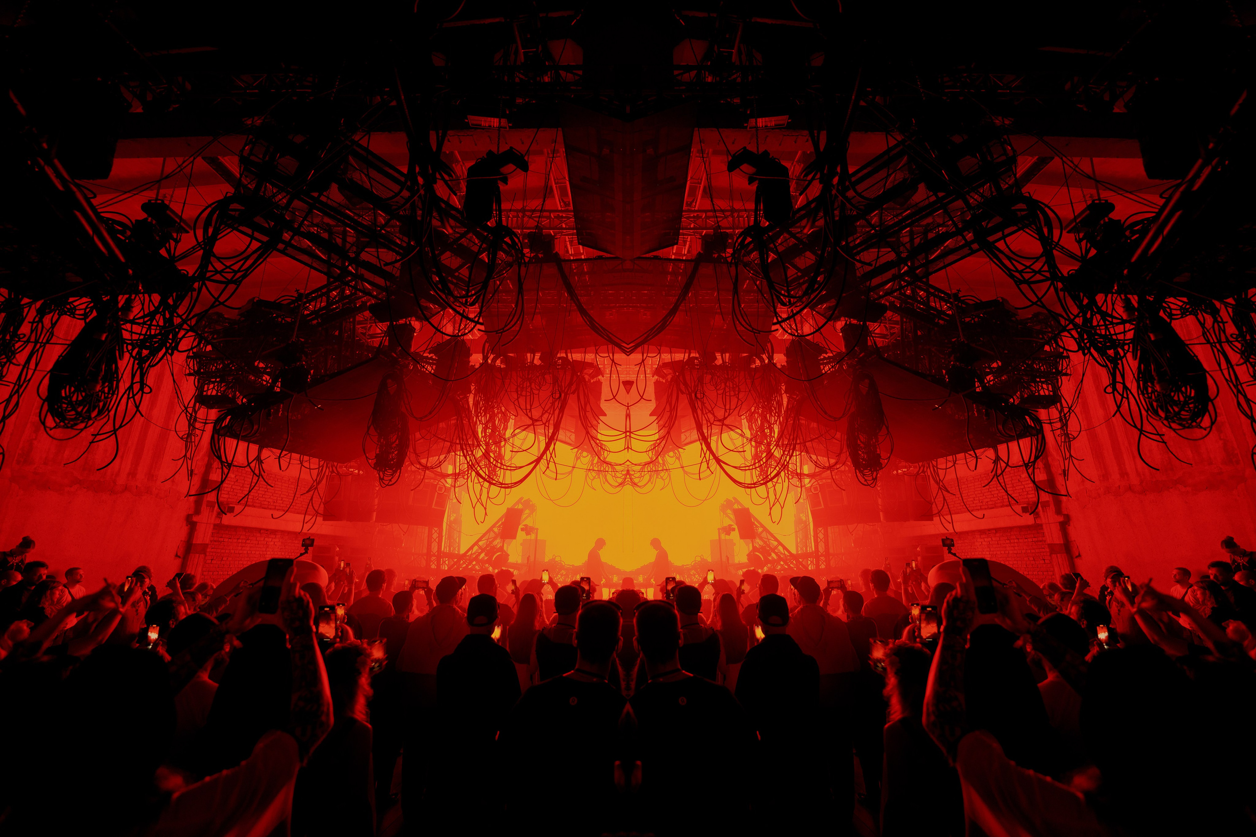 Outline 2024. @tomrus: Рустам Шагиморданов — фотограф