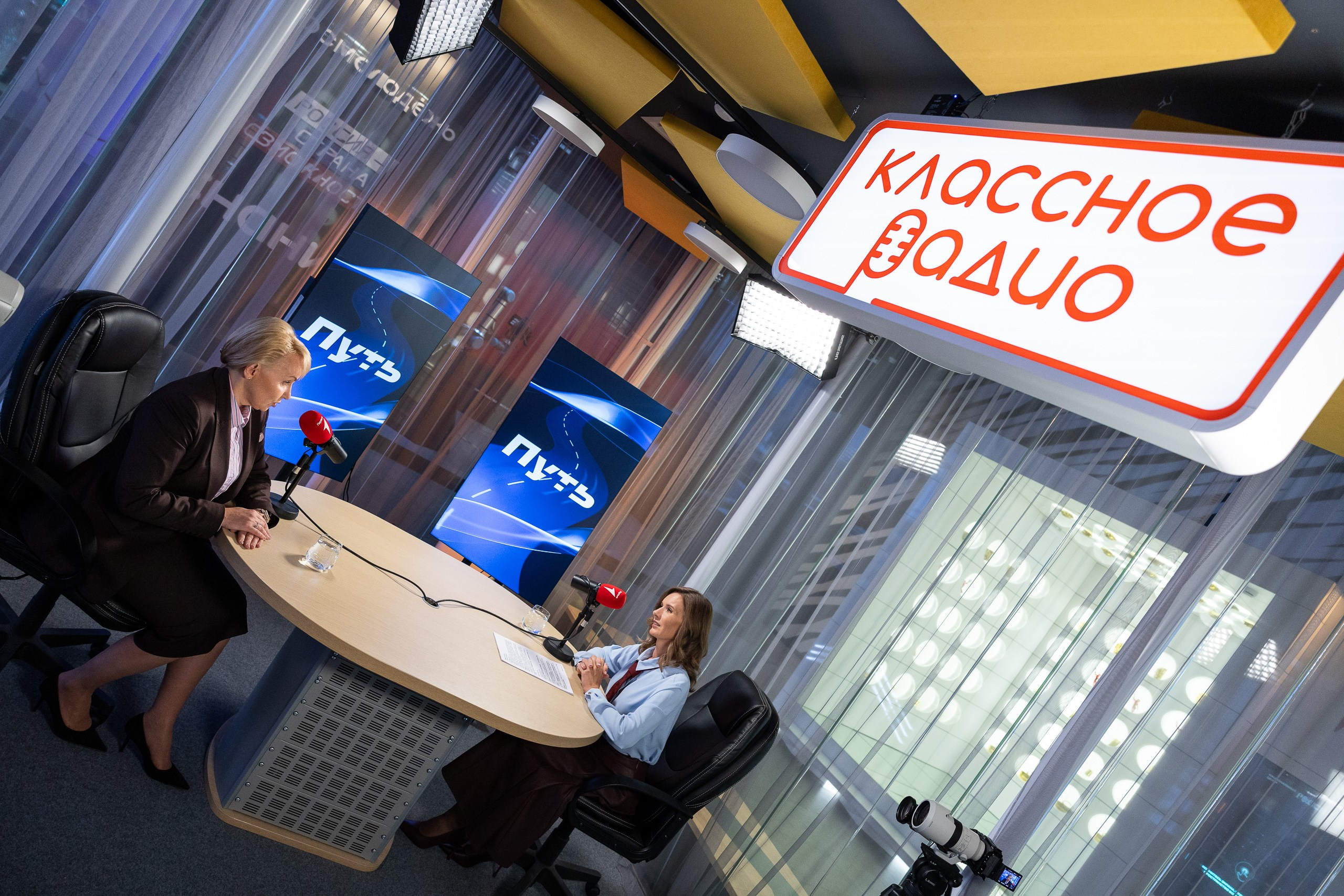 В студии Классного радио Медиадом Первых. Спортивная фотосъёмка в Москве, Туле