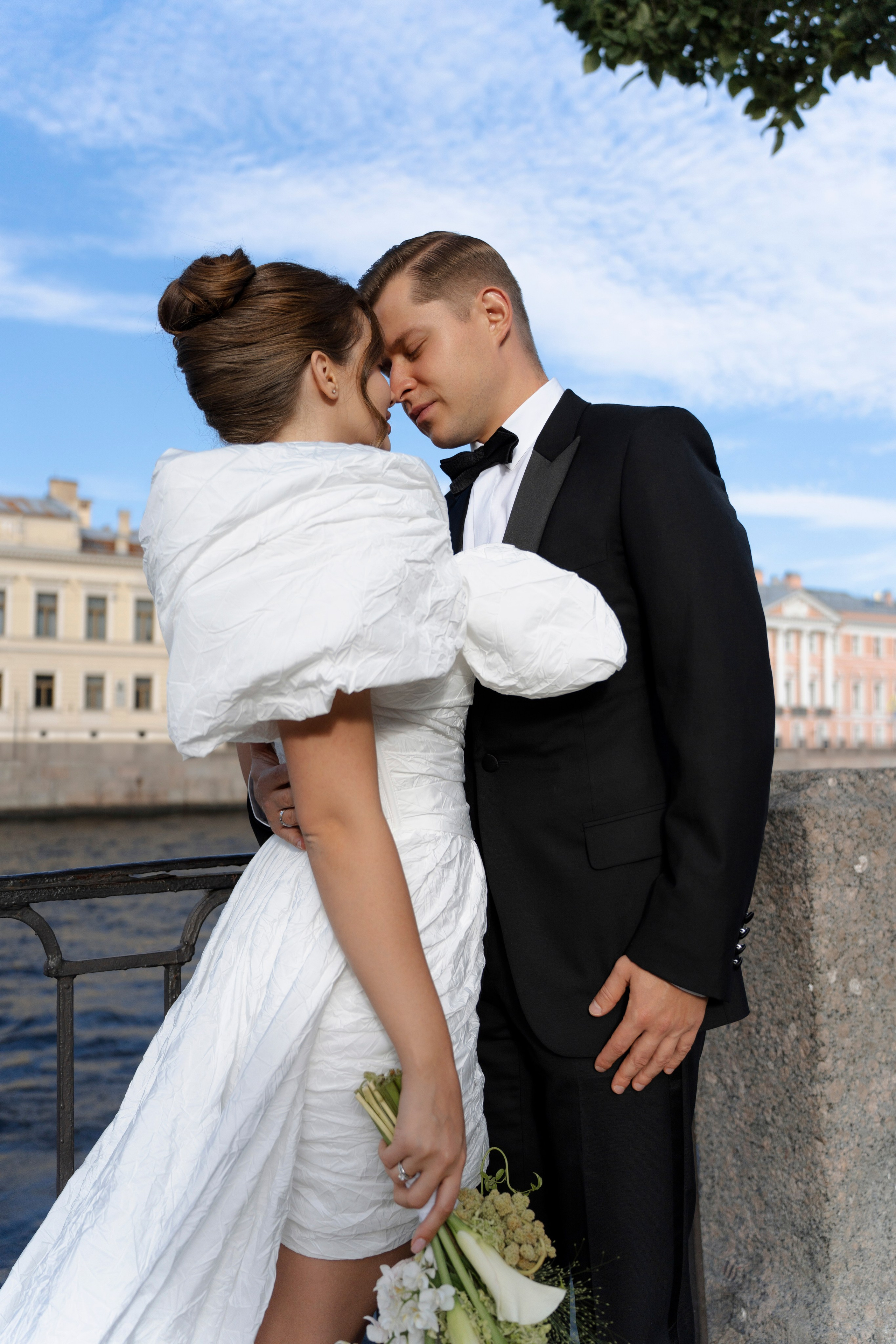 Настя и Лёша. Прогулка по Питеру. Катер. На цифру и плёнку. Свадебный фотограф Катерина Чулкова