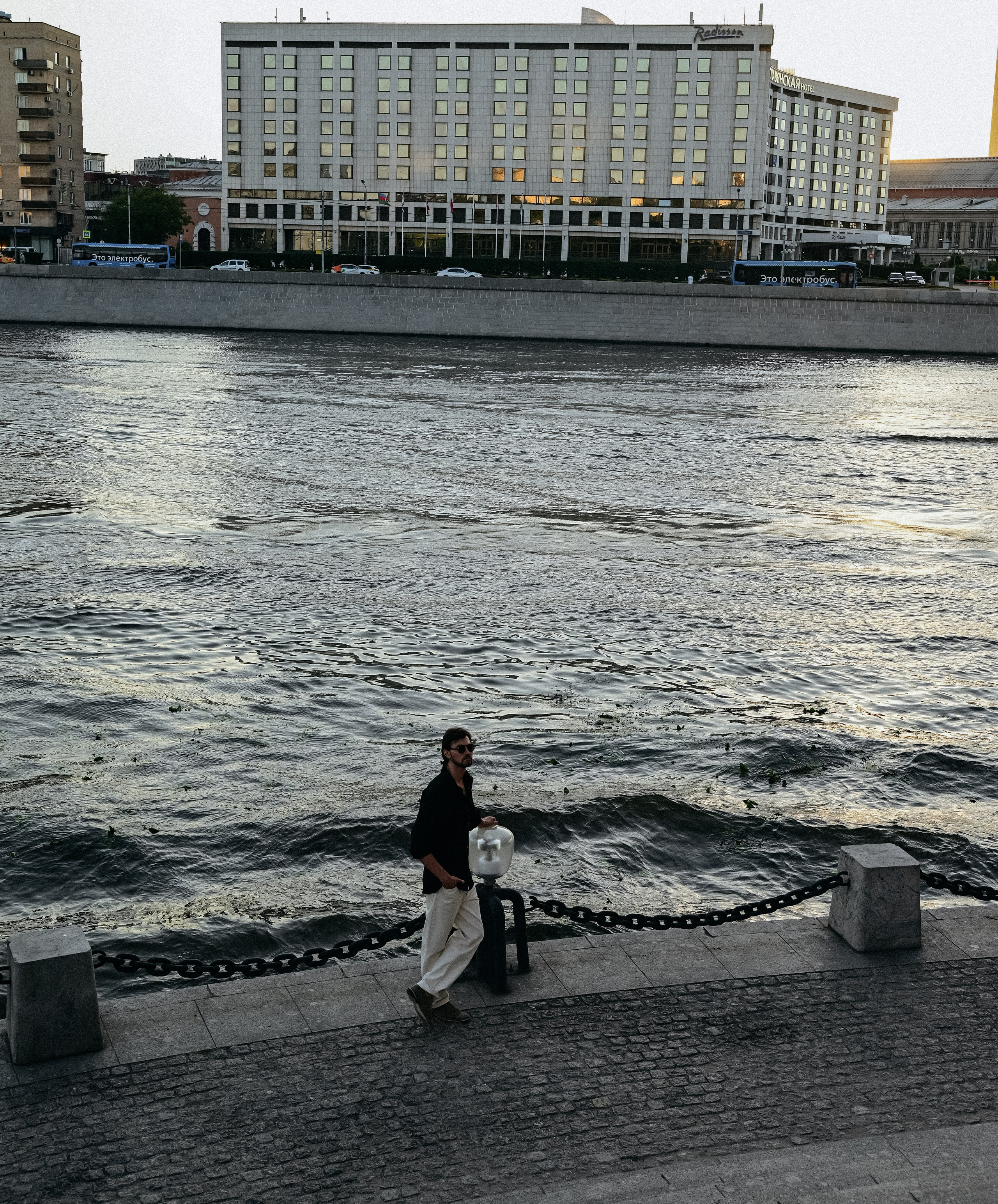 Прогулка у реки