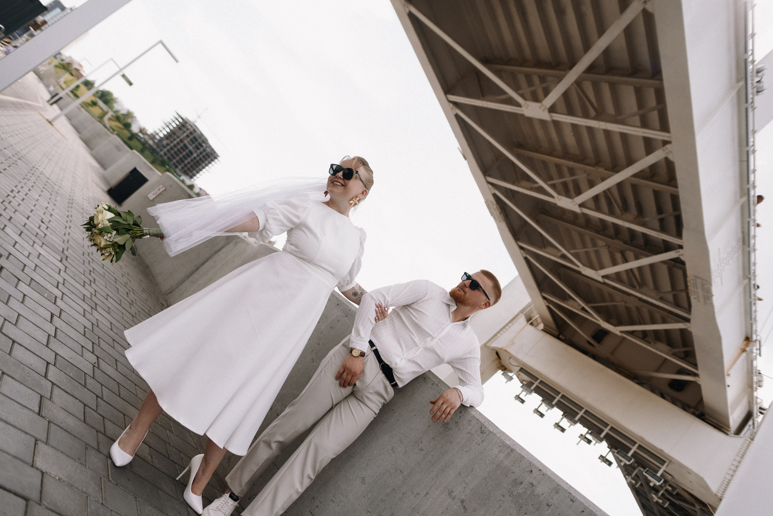 Свадебная фотосессия тюмень мост влюбленных. Фотограф Дарья Мустафина, Тюмень