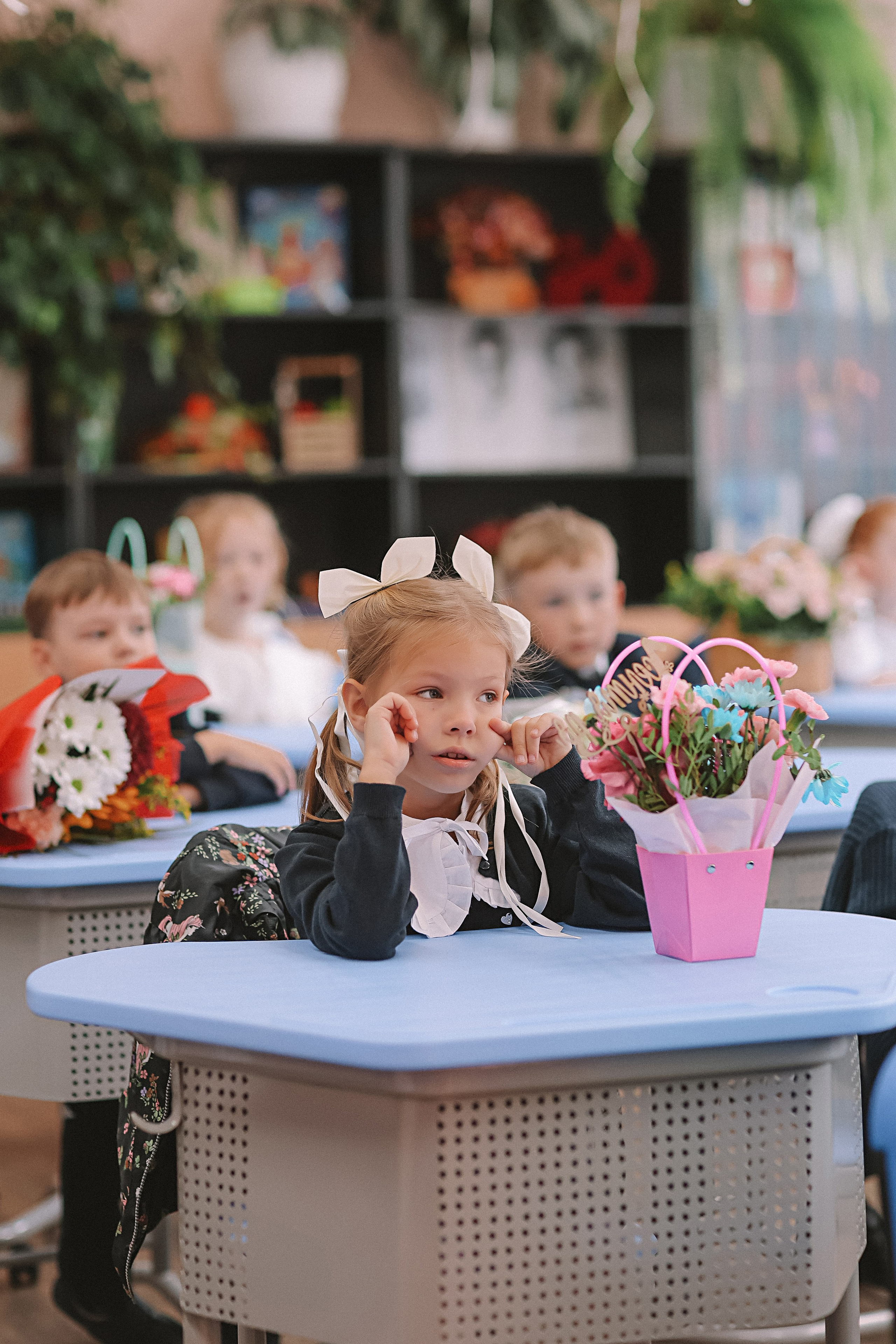 1 сентября линейка+кл час+портреты. Семейный фотограф Тюмень, фотограф на роды Салмина Мария