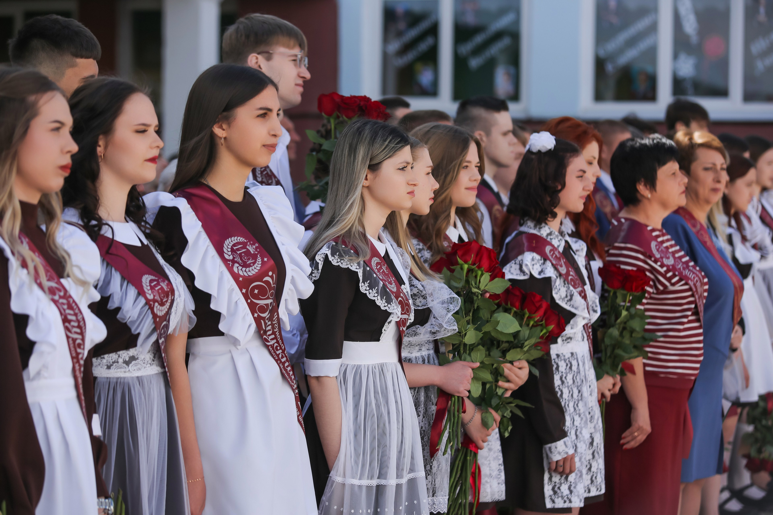 ЛИНЕЙКА «ПОСЛЕДНИЙ ЗВОНОК» 9 ШКОЛА 2024 г МЦЕНСК. ТВОЙ АЛЬБОМ / ТВОИ ПРАВИЛА