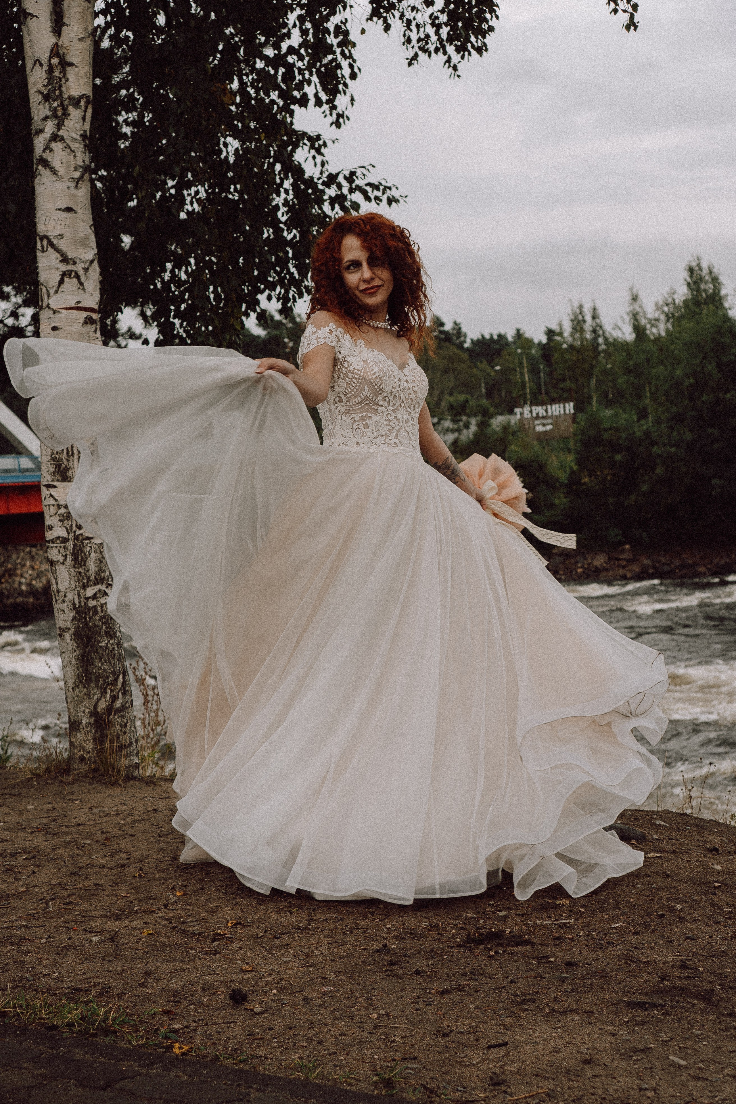 СВАДЕБНАЯ ФОТОСЕССИИЯ ПАРЫ В ГОРОДЕ ПРИОЗЕРСК В СОСНОВОМ ЛЕСУ И С ПИКАПОМ. Профессиональный фотограф, Санкт-Петербург — Виктория Богомолова