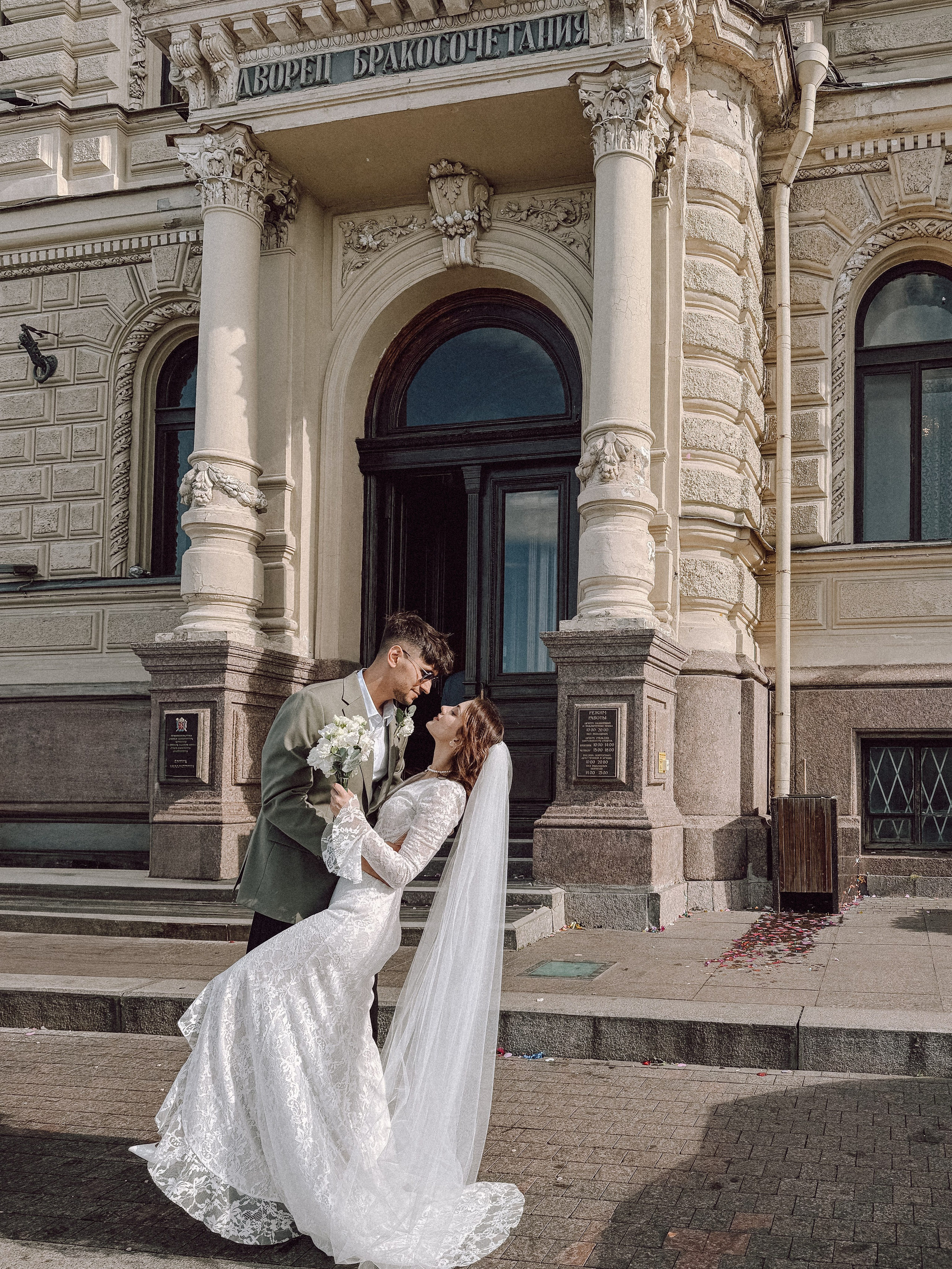 ФОТО НА ТЕЛЕФОН ВО ВРЕМЯ БРАКОСОЧЕТАНИЯ В ПЕРВОМ ДВОРЦЕ И ПРОГУЛКИ. Профессиональный фотограф, Санкт-Петербург — Виктория Богомолова