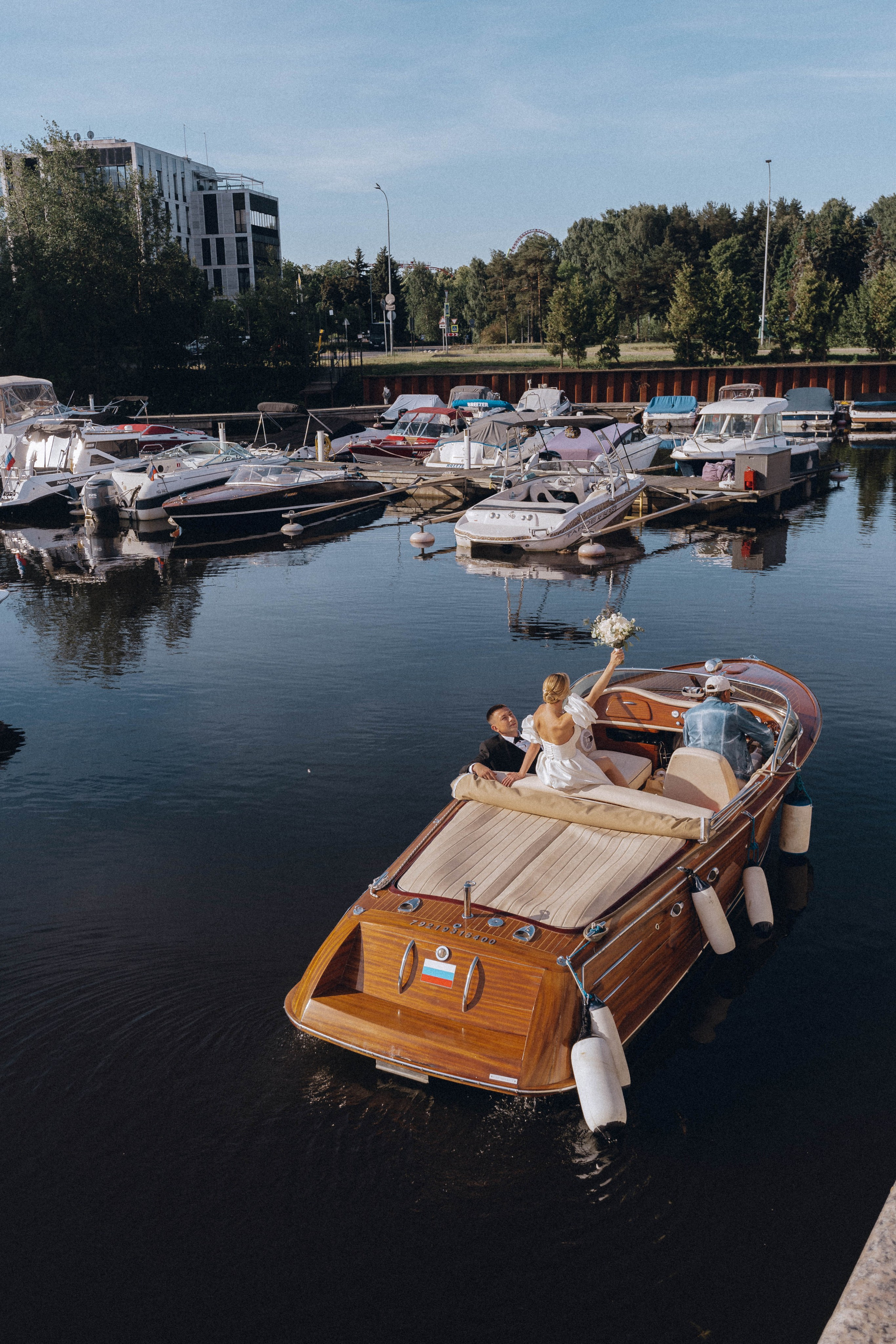 СВАДЕНБНАЯ СЬЕМКА НА КАТЕРЕ ПО КАНАЛАМ САНКТ-ПЕТЕРБУРГА И В АКВАТОРИИ НЕВЫ. Профессиональный фотограф, Санкт-Петербург — Виктория Богомолова
