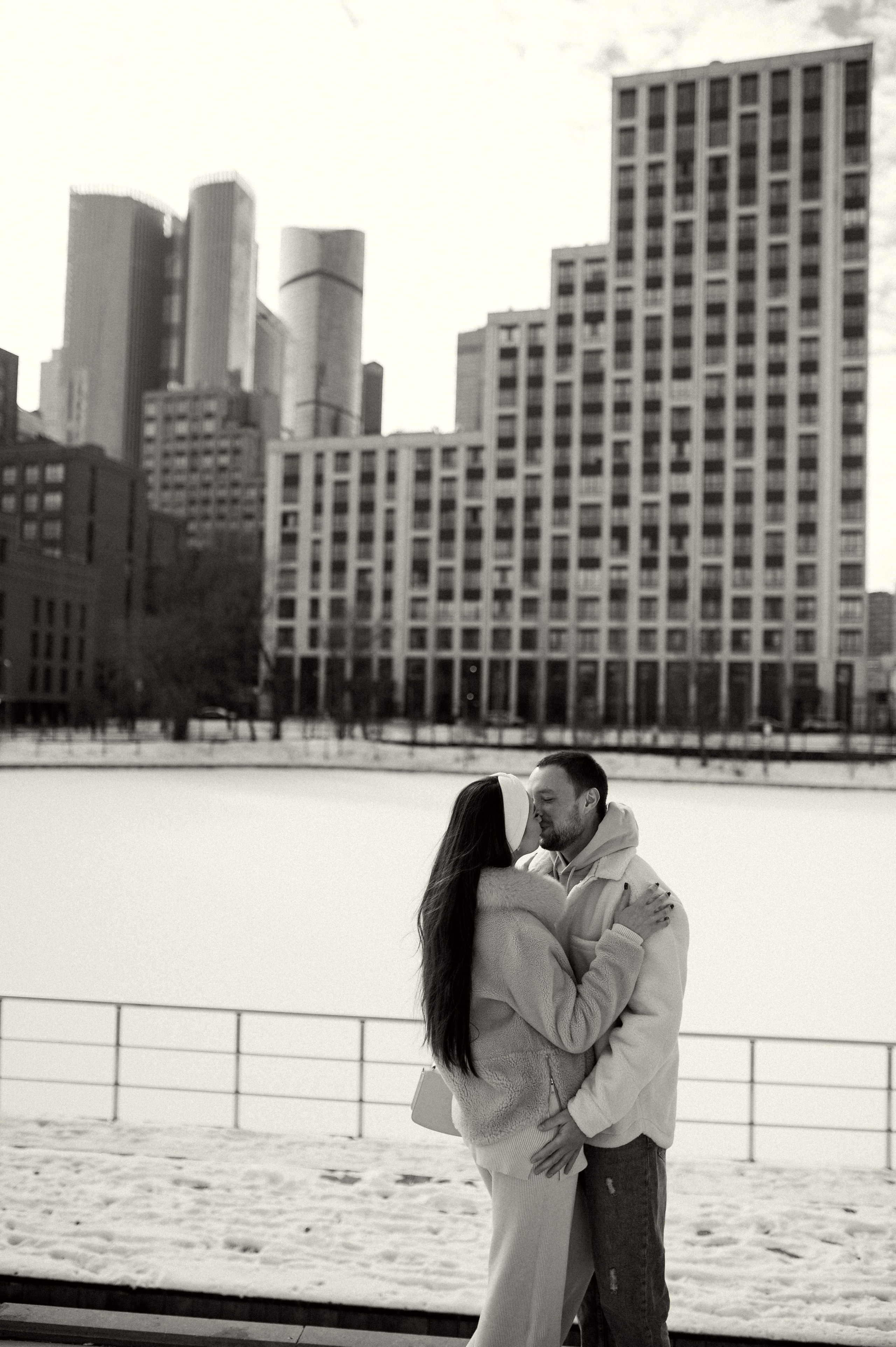 Лавстори стрит фотосессия в зимней Москве. Семейная фотосессия Бутово Москва фотограф Алина Морщагина