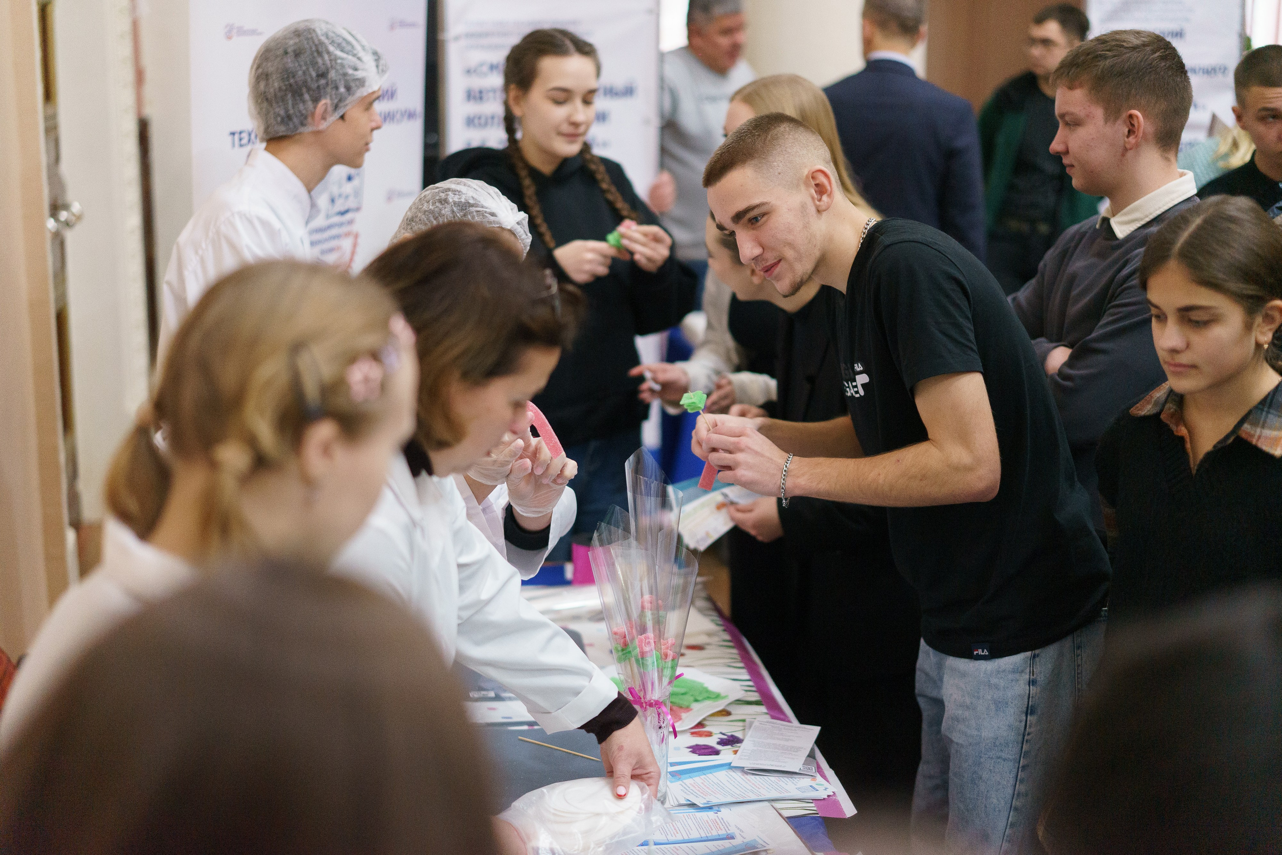 Межотраслевая выставка учебных заведений, Сафоново. Фотограф и видеограф Смоленск | Студия Цезарь