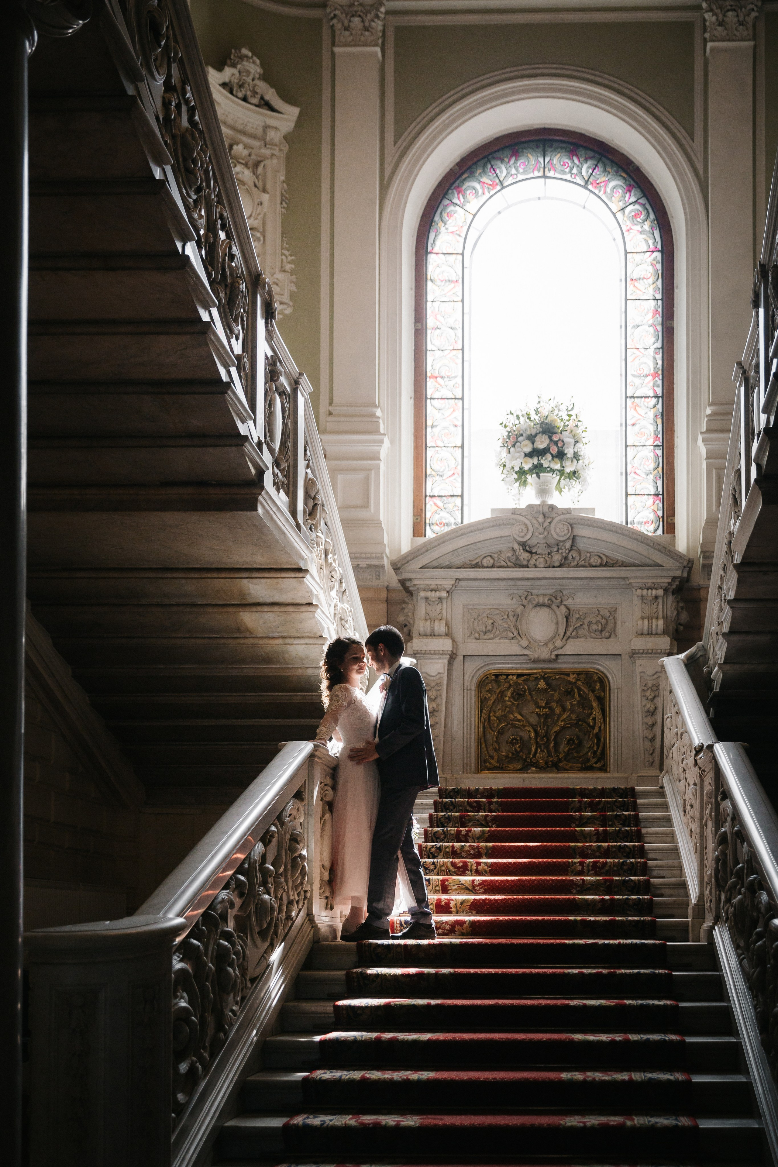 МАЙ | Дворец № 1, Атланты, Эрмитажный дворик. Свадебный фотограф в Санкт-Петербурге Полина Корзухина