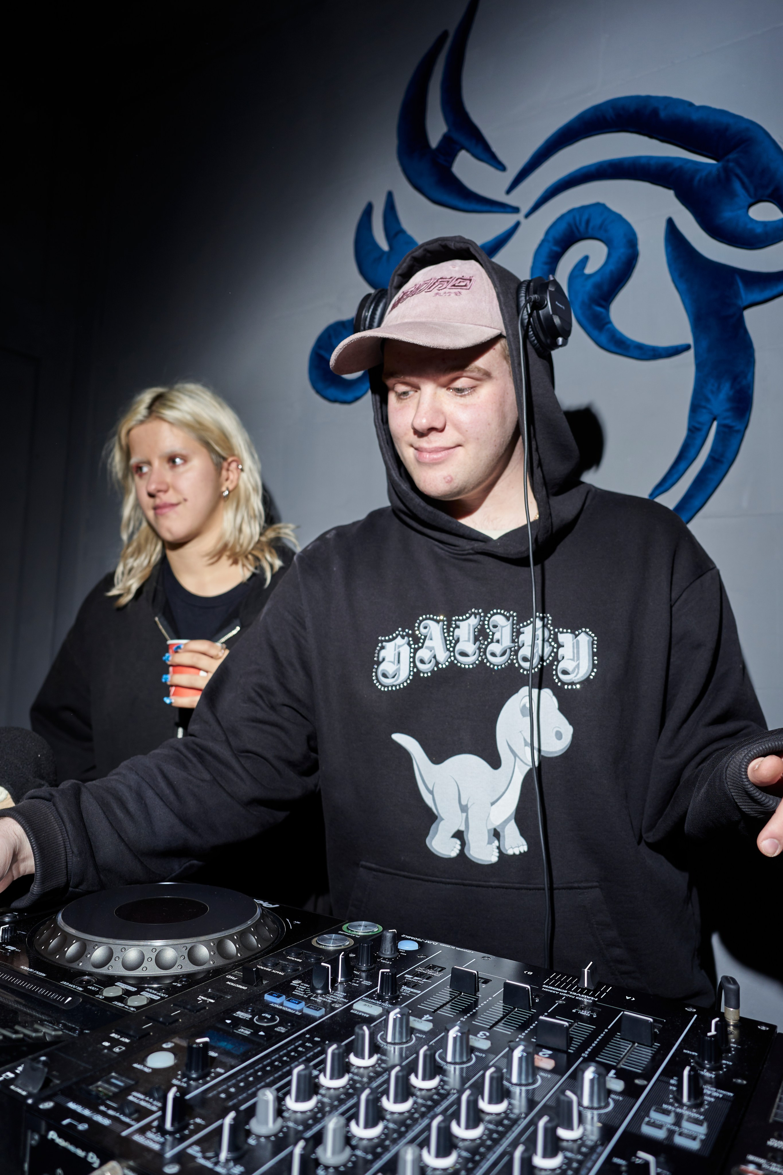 4DJ. Коммерческий и репортажный фотограф в Санкт-Петербурге — Туся Сушка