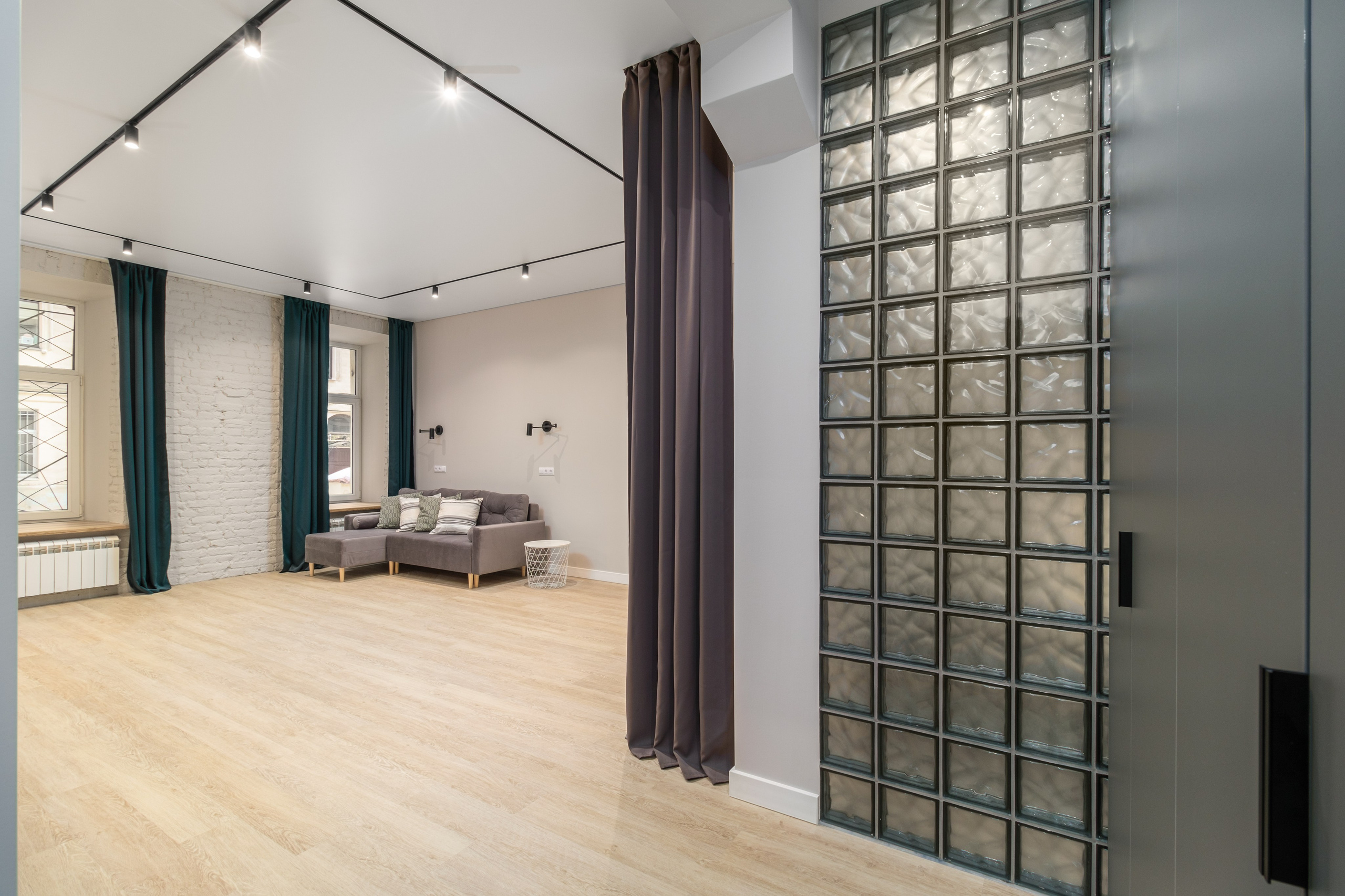 Просторная студия в центре