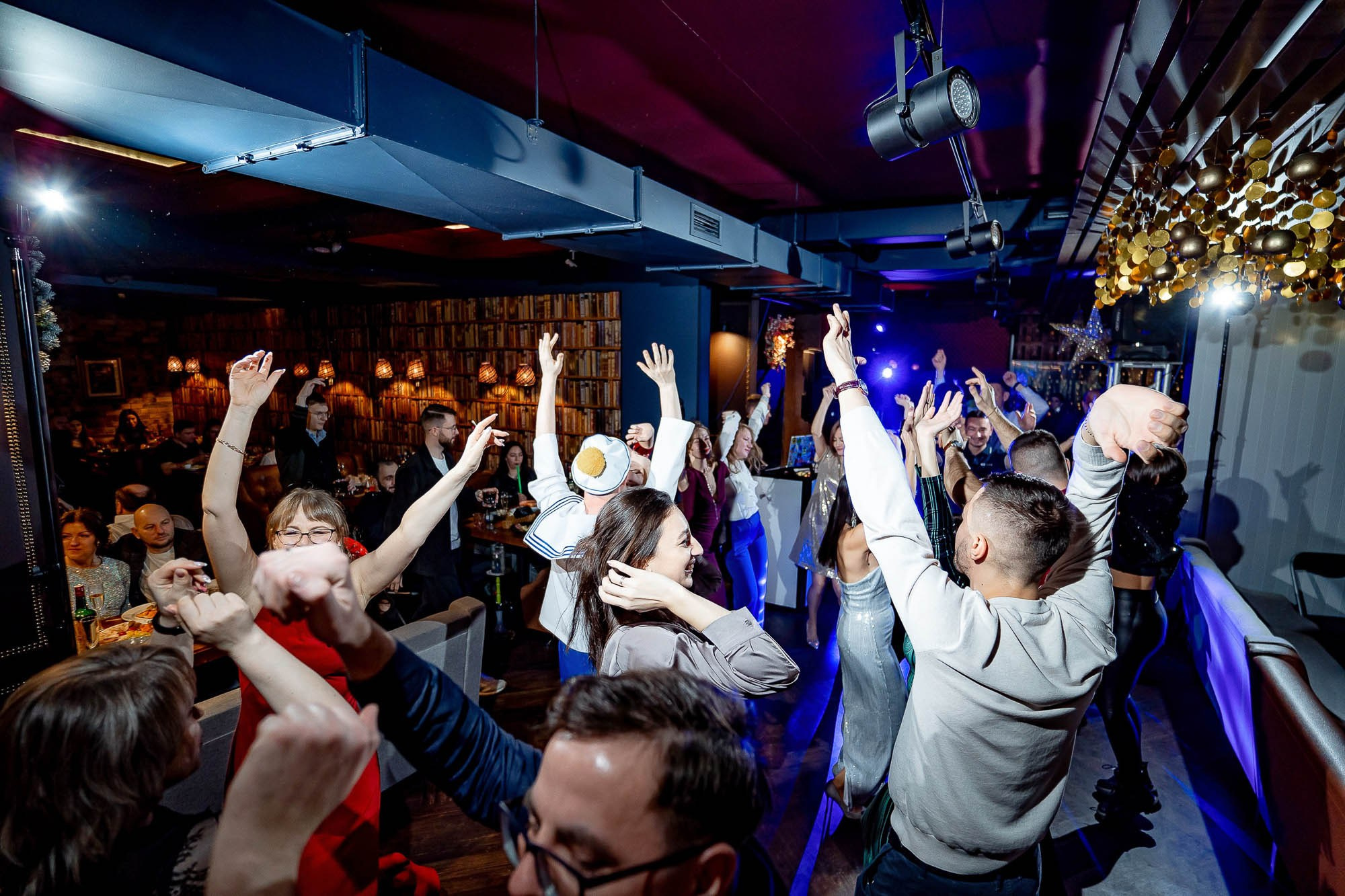 Новый год 2024 в Peoples. Сергей Кошкин. Репортажная и ивент-фотография в Сургуте