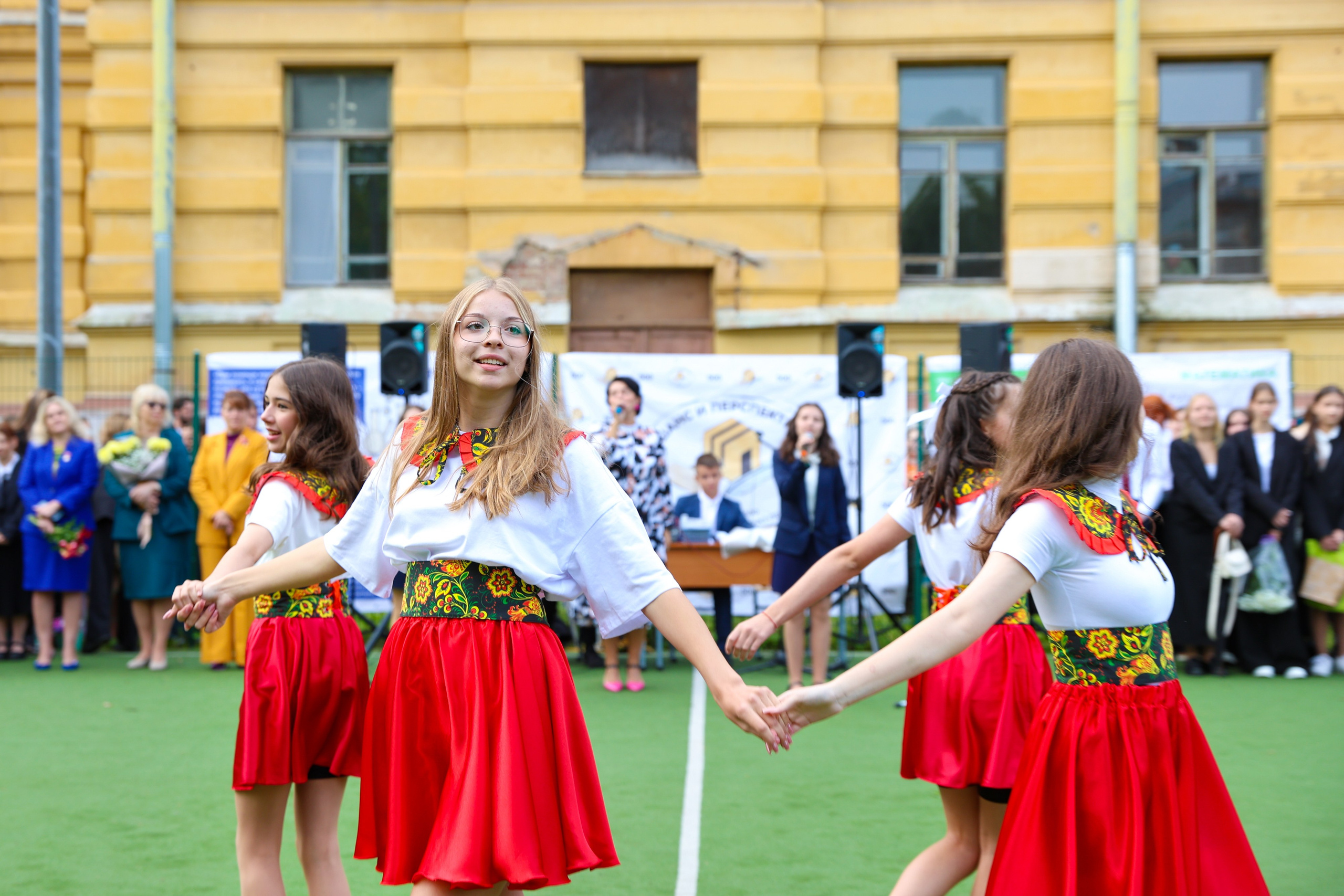 1 сентября в школе № 500. Фотограф Дарья Попова