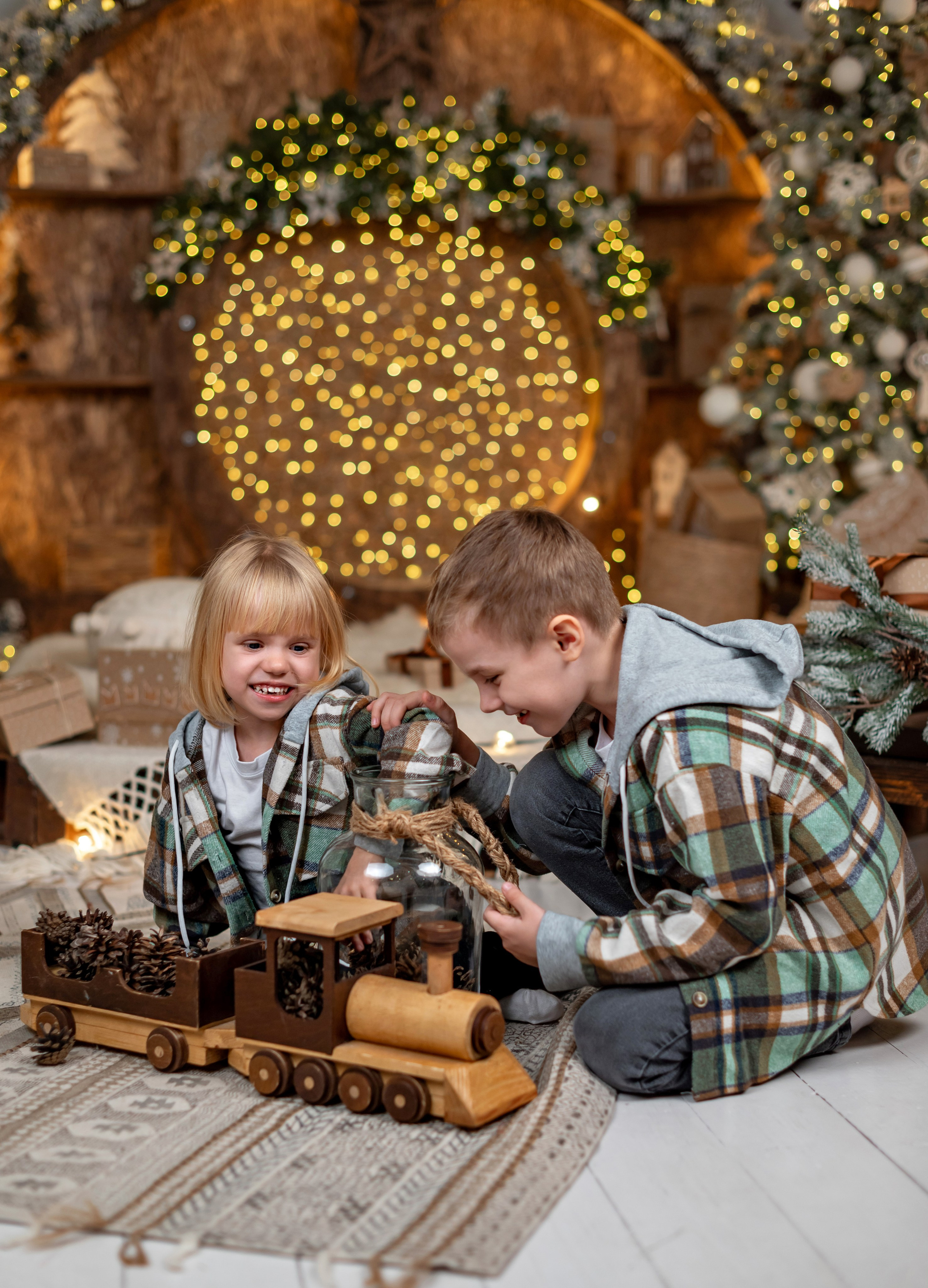 Семейная фотосессия студия Леонардо. Детский и семейный фотограф г. Москва Оксана Катаджи
