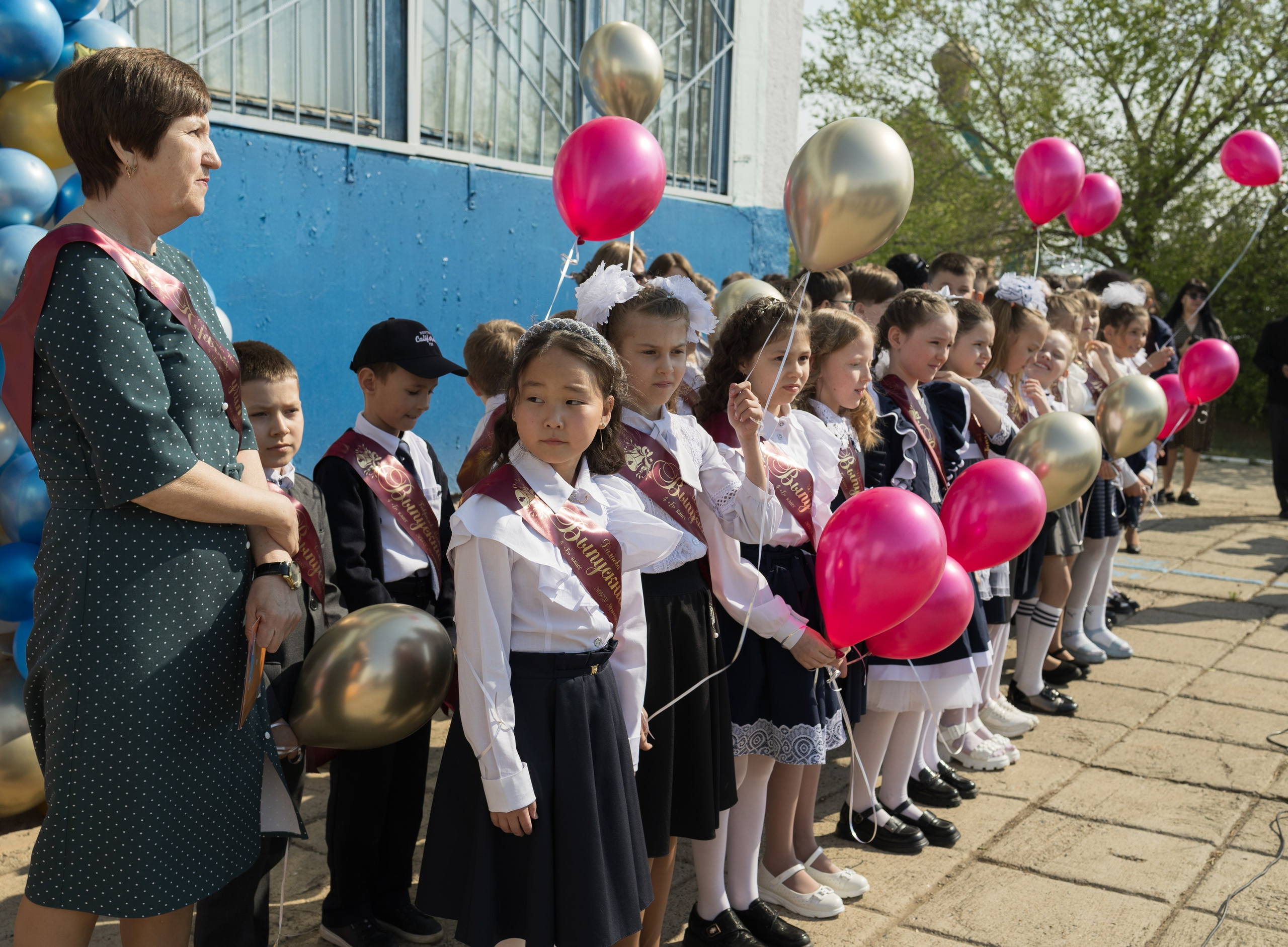Выпускной 2024. 4 класс. Фотограф Юлия Левандовская, п.Ясногорск