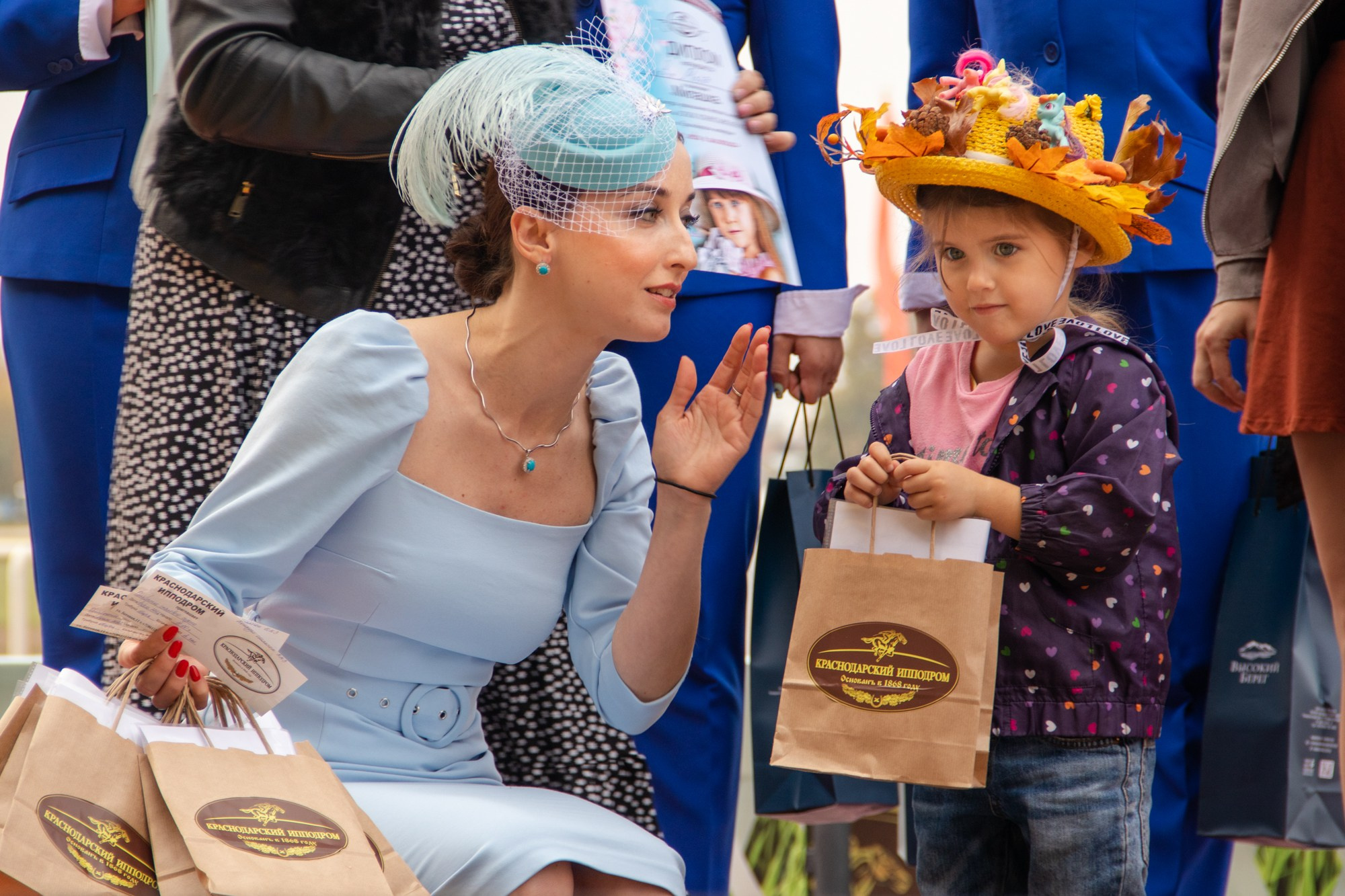 Закрытие скакового сезона на Краснодарском ипподроме. Репортажный, промышленный и маркетплейс-фотограф Дмитрий Чернат