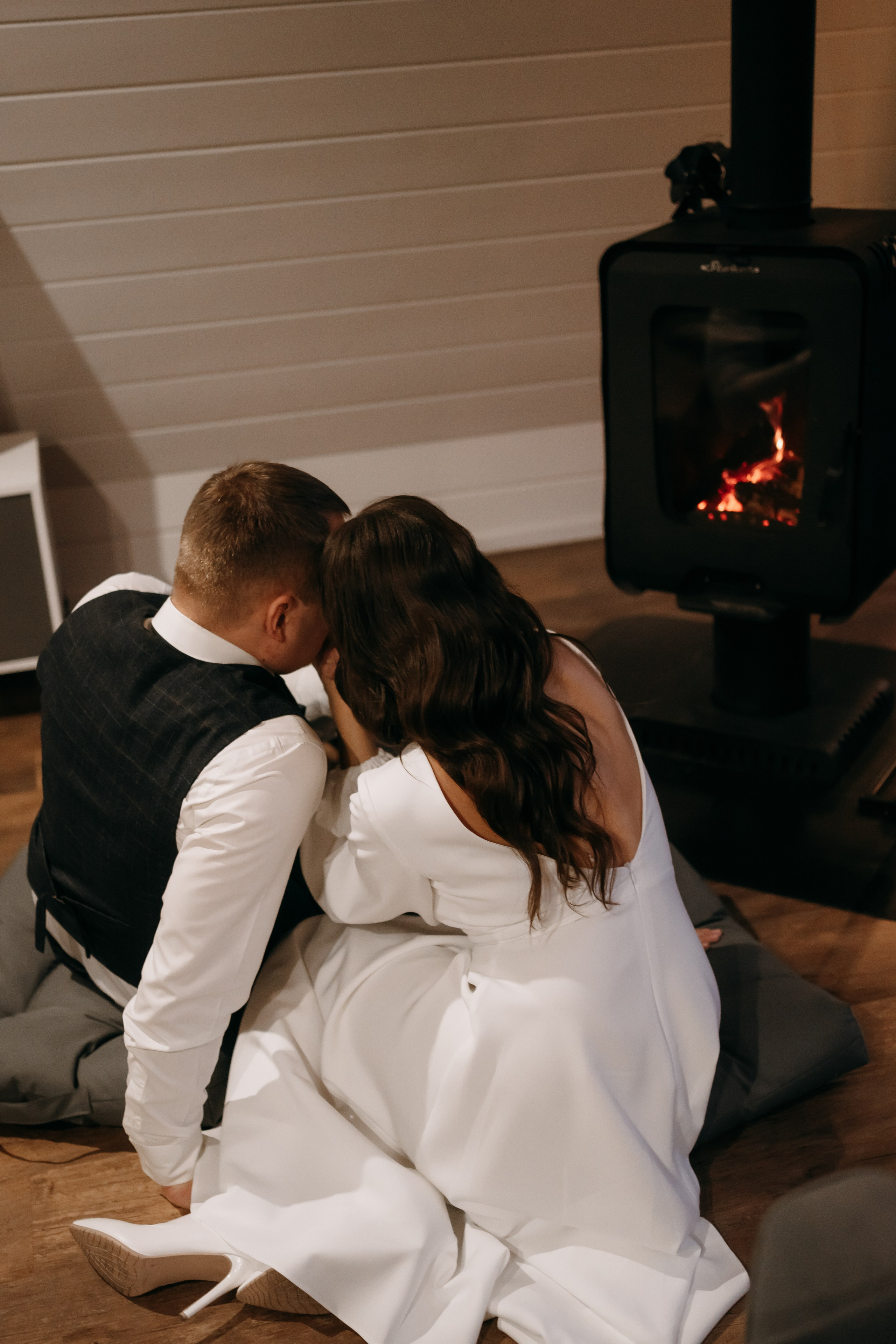 Выездная свадебная фотосессия в коттедже в Архангельске. Портретный и свадебный фотограф в Архангельске Елизавета Стрекаловская