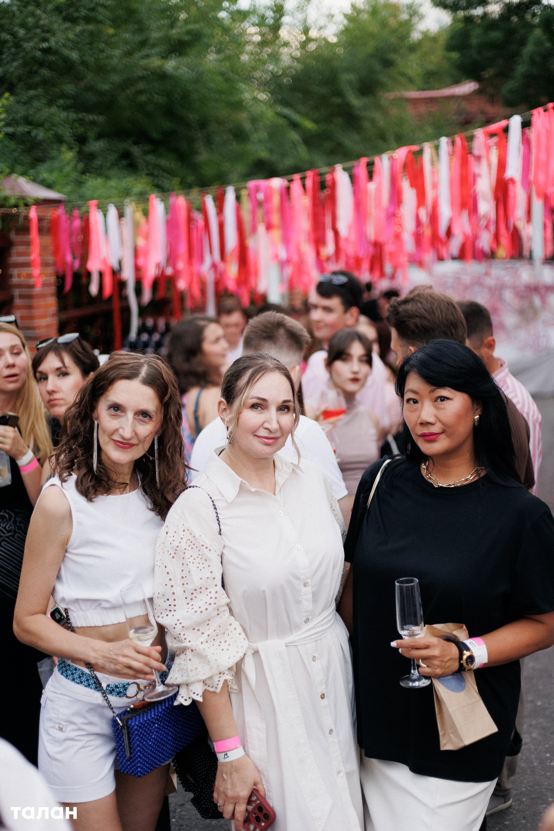 ВИНОТЕКА [бар+магаз] — BIRTHDAY PARTY. СВОИ. ФОТООТЧЕТЫ-СОБЫТИЯ-МЕСТА