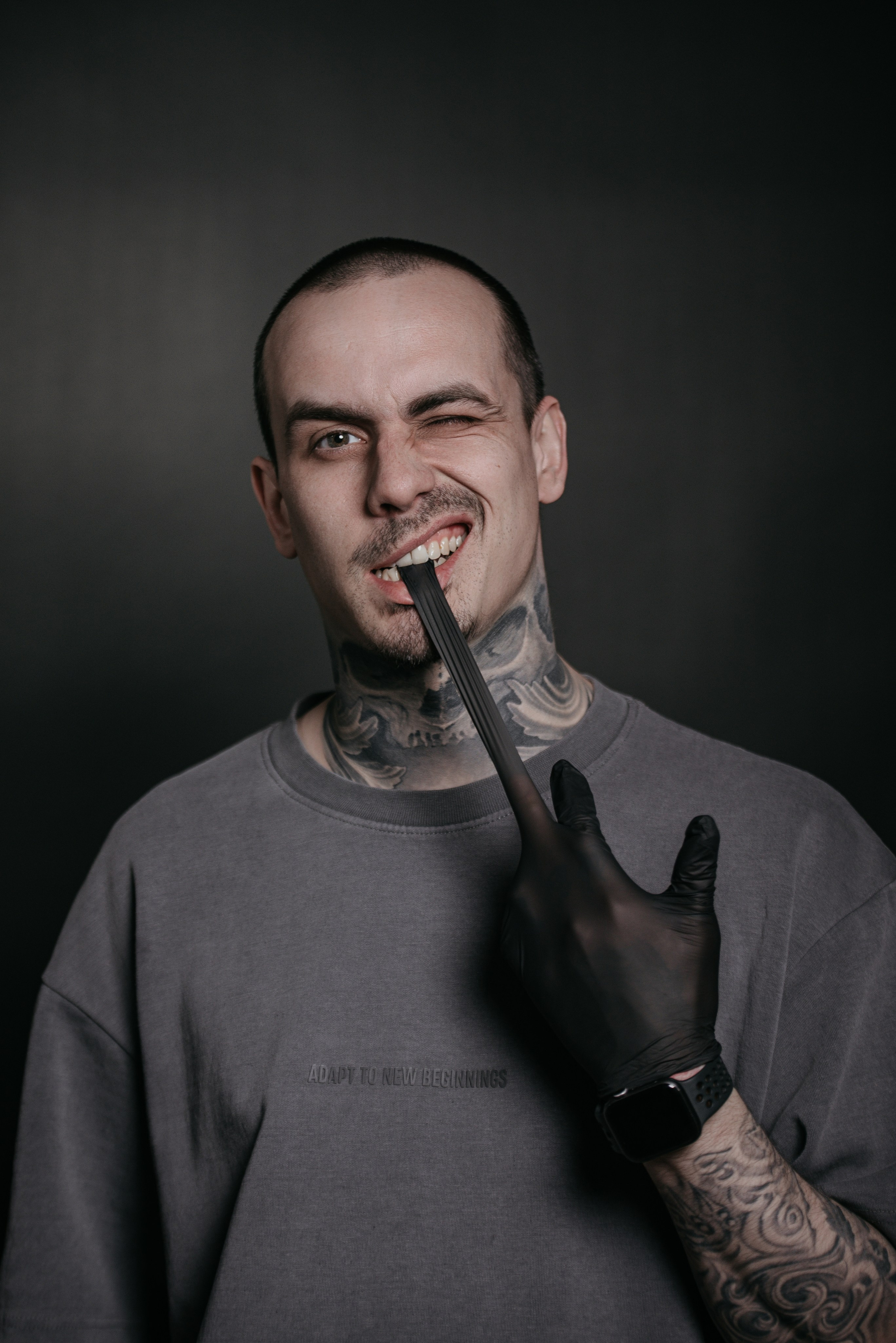 Тату-мастер. Роман Бочаров