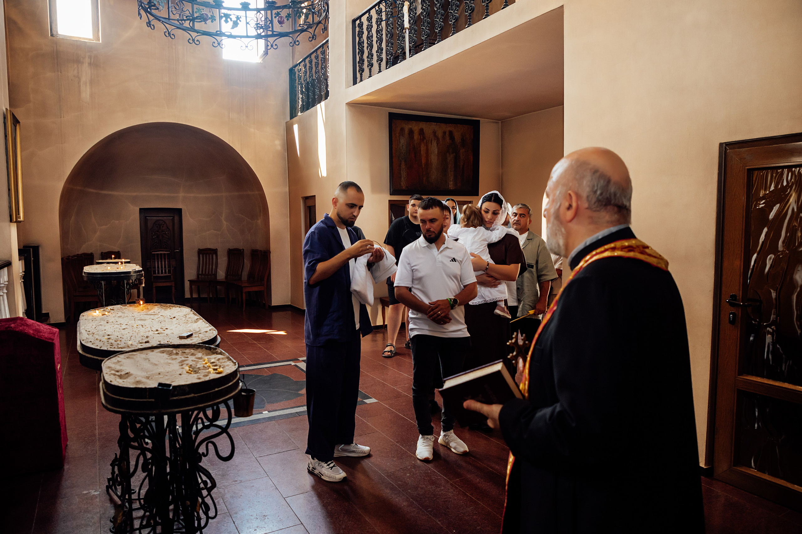 Крещение. Армянская церковь. Свадебный и семейный фотограф/видеограф в Краснодаре Наталья Осинская