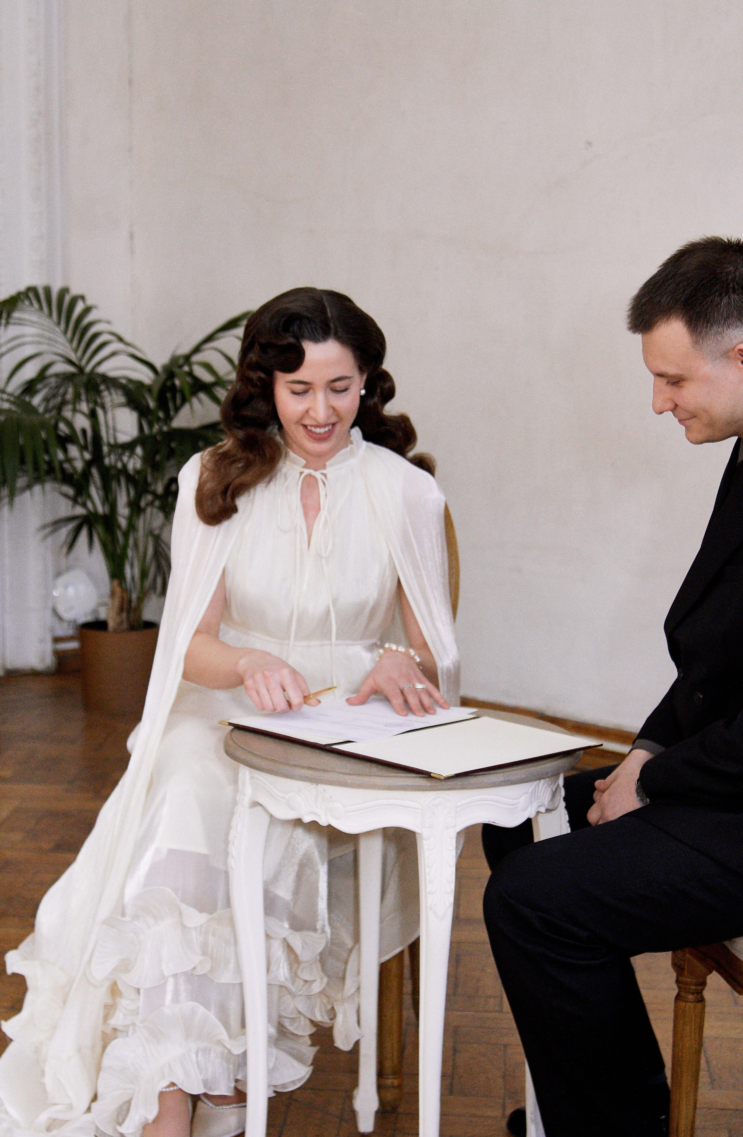 Торжественное бракосочетание в библиотеке им. Пушкина. Свадебный фотограф в Москве Приятелева Ангелина