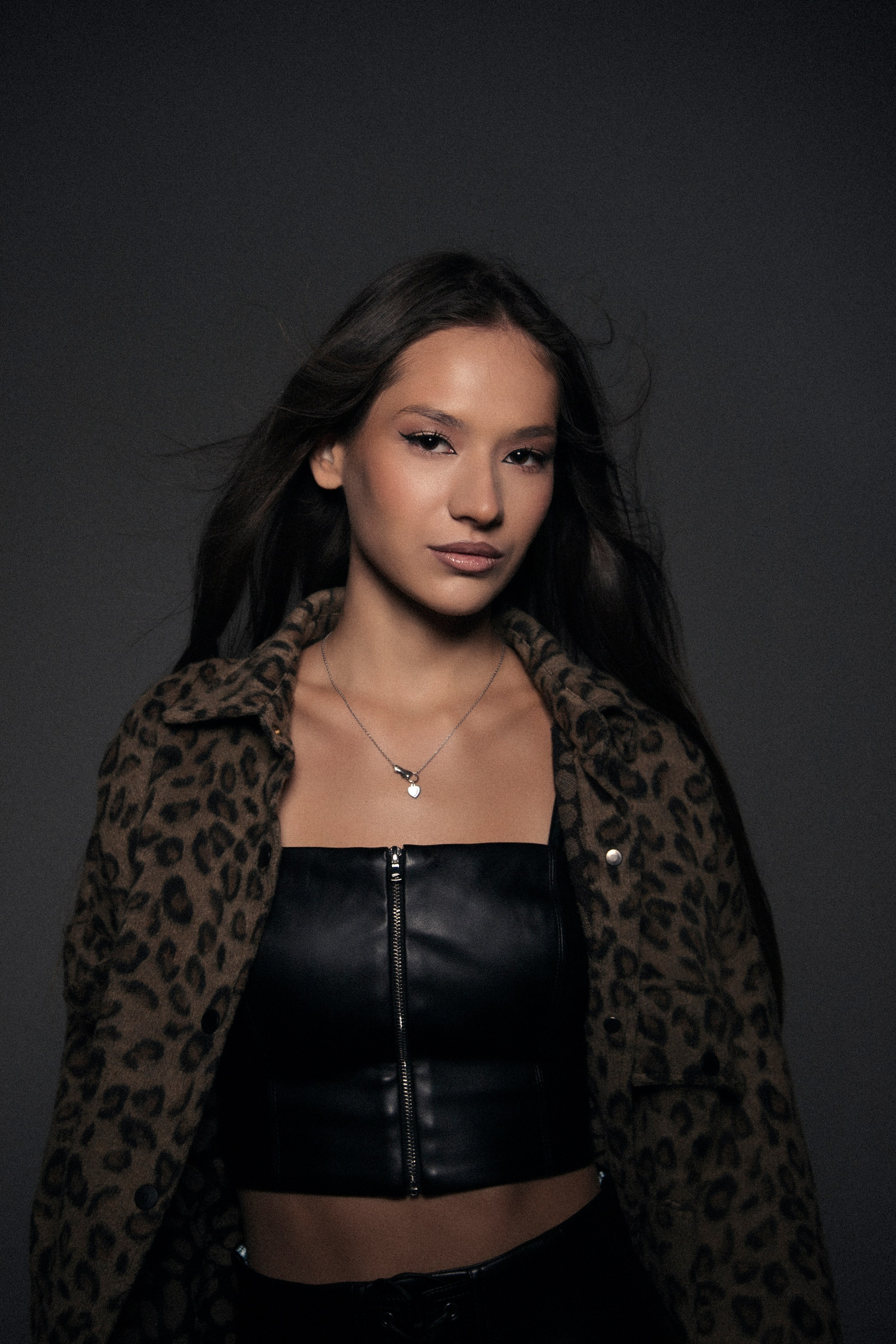 Женская фотосессия в фотостудии. Профессиональный фотограф в Москве