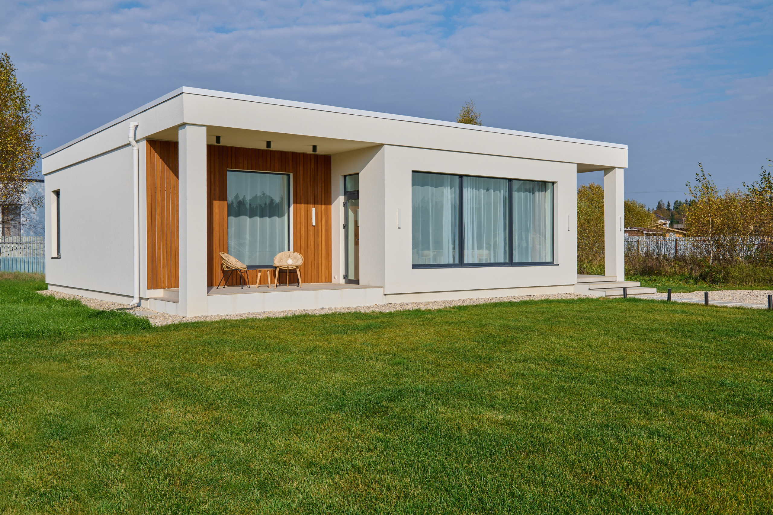 Светлый одноэтажный дом. Автомобильный и интерьерный фотограф в Минске Александр Тагаев