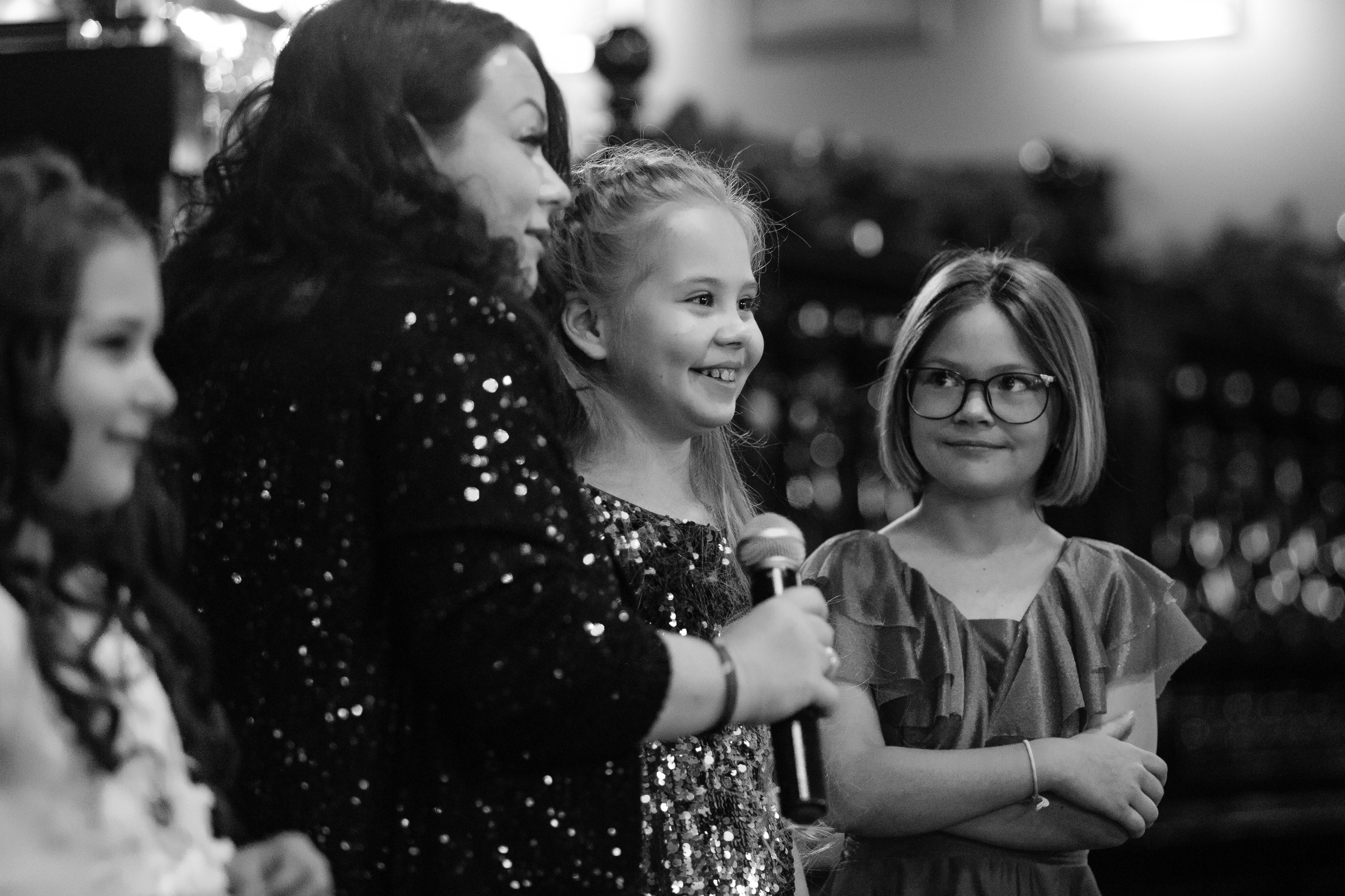 Автограф дети. Новогоднее мероприятие. Роман Урумбаев фотограф Нижневартовск