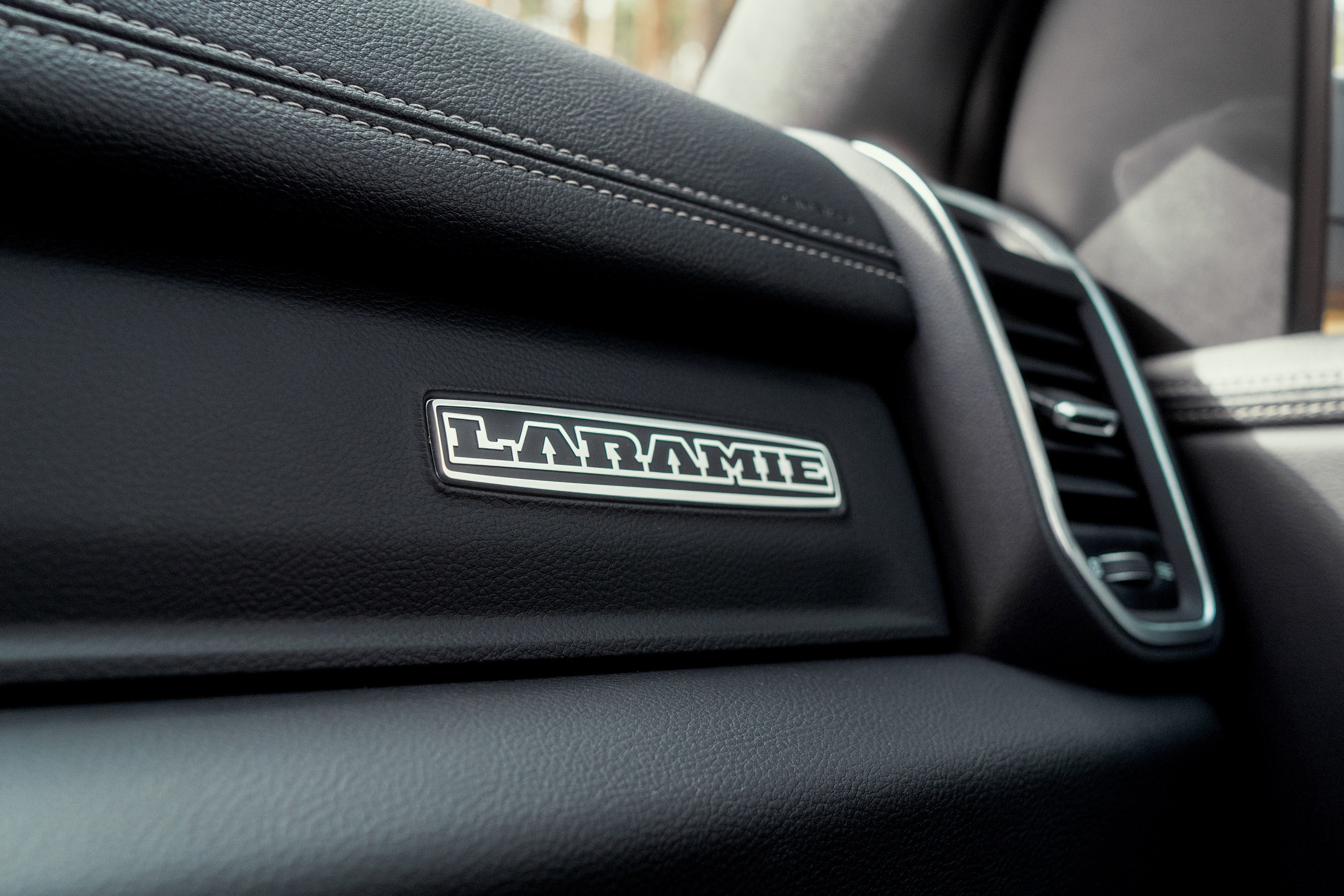 Фотографии RAM 1500 Laramie