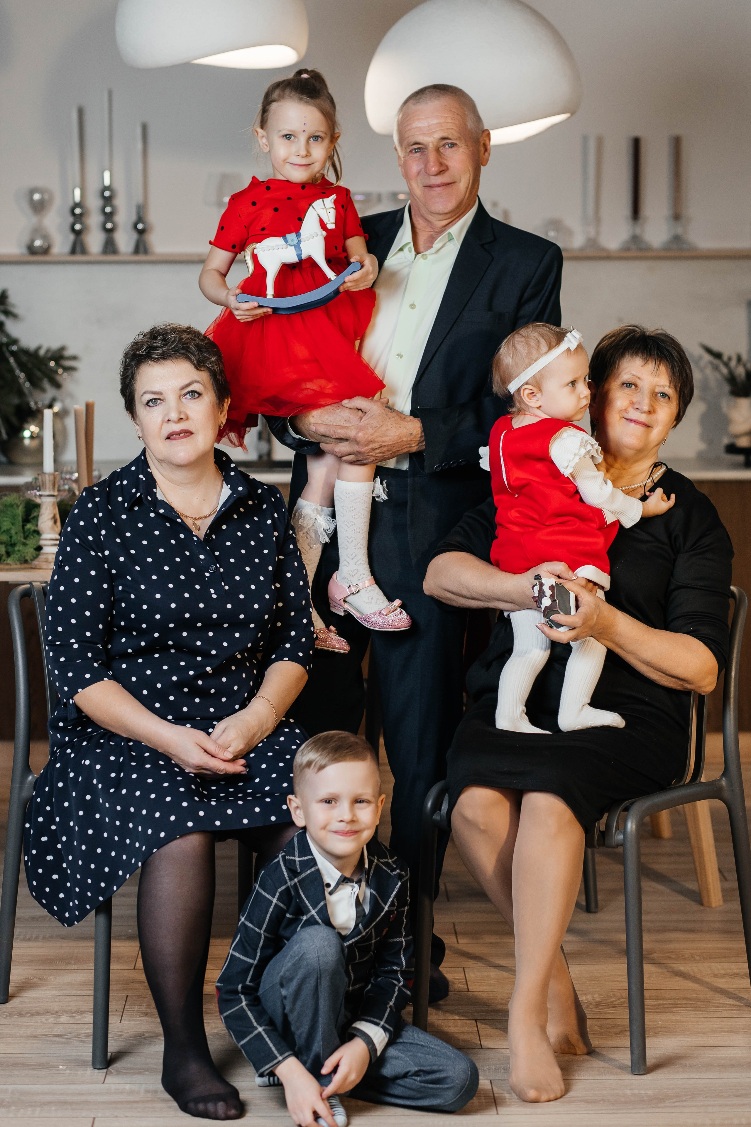 Семейная фотосессия Татьяна НГ 2026. Женский фотограф в Оренбурге Ирина Заводчикова