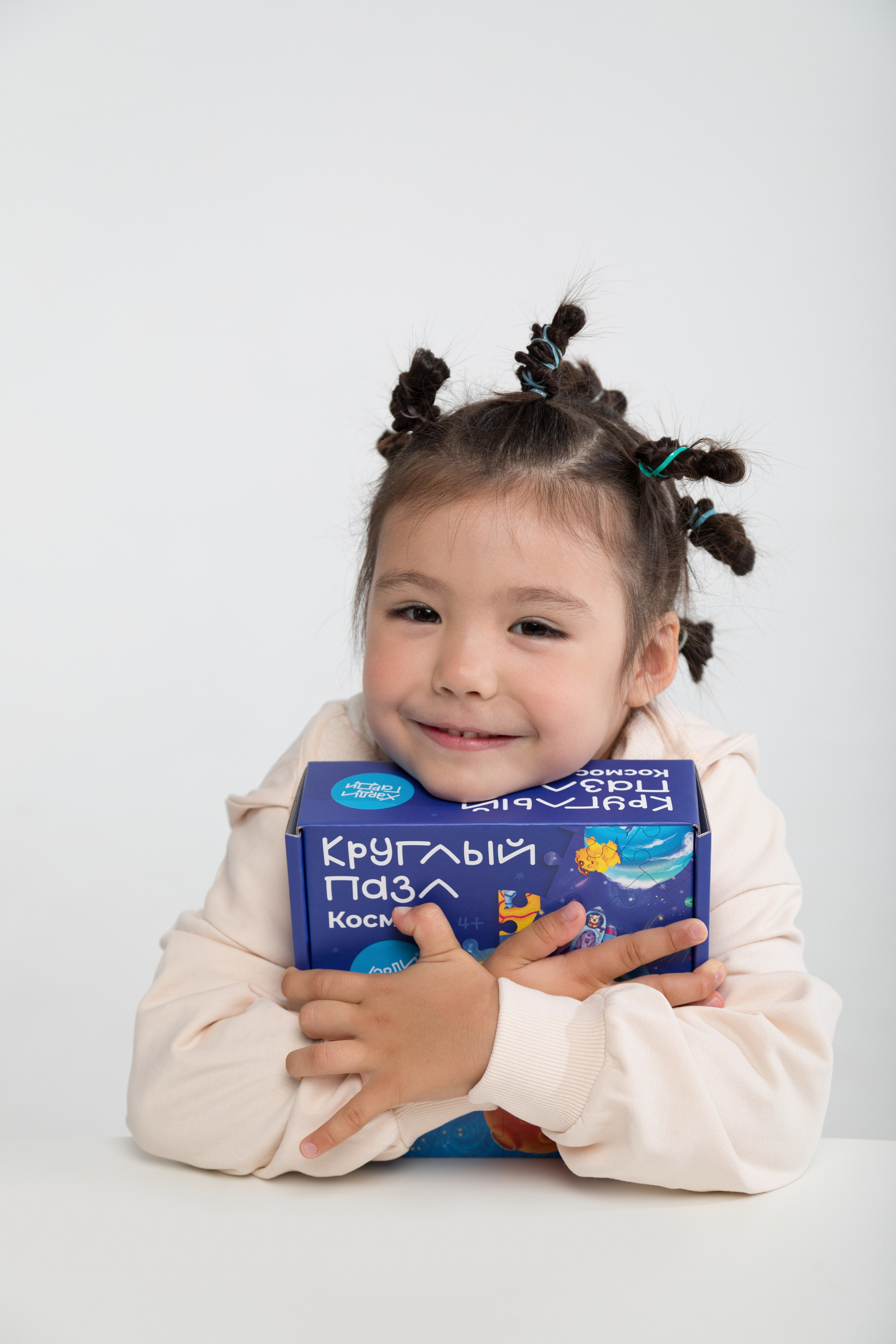 Каталожная съемка в циклораме для бренда детских товаров. Детский и контент фотограф Надя Волкова Санкт-Петербург