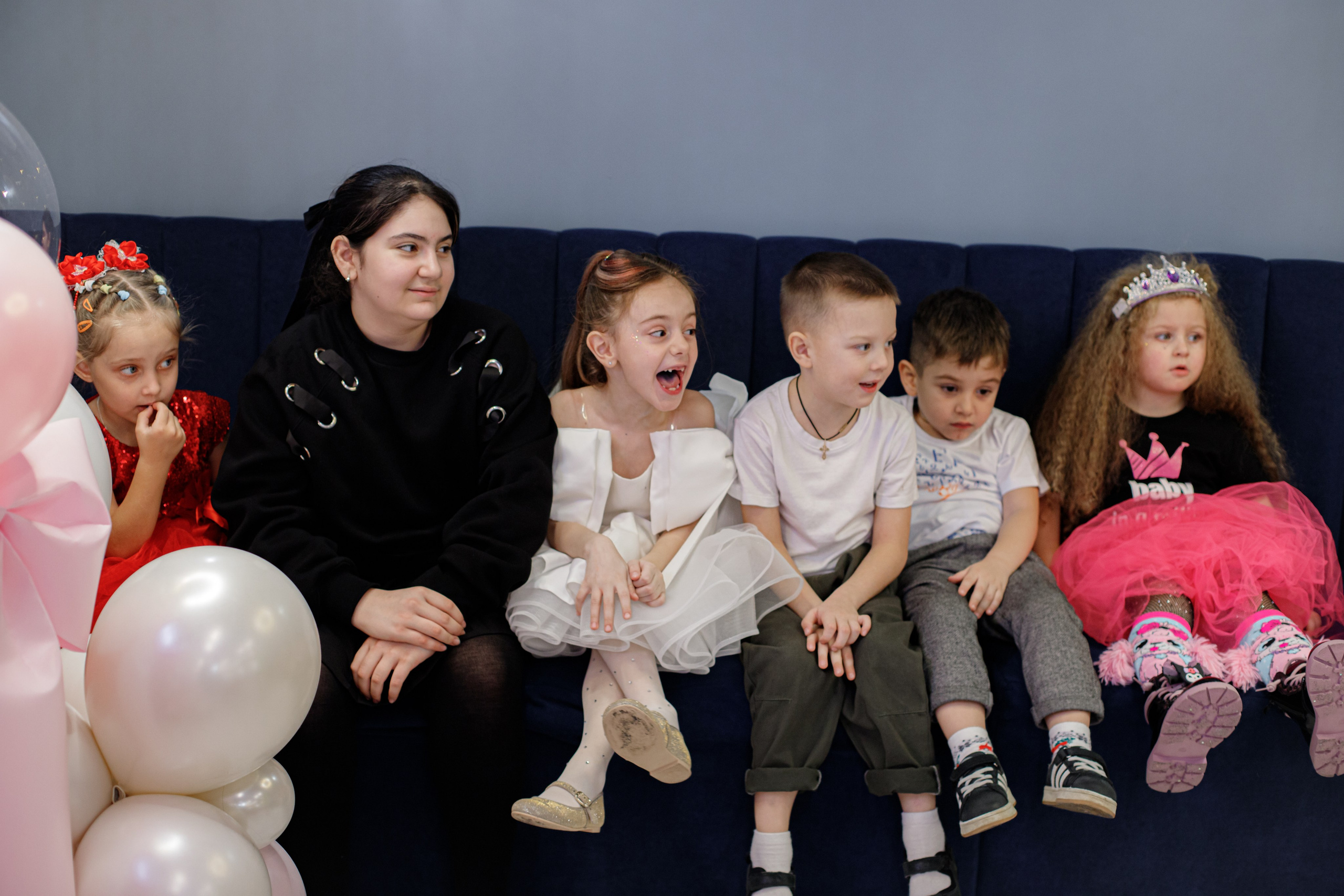 ASIA'S BIRTHDAY PARTY. Photokarish