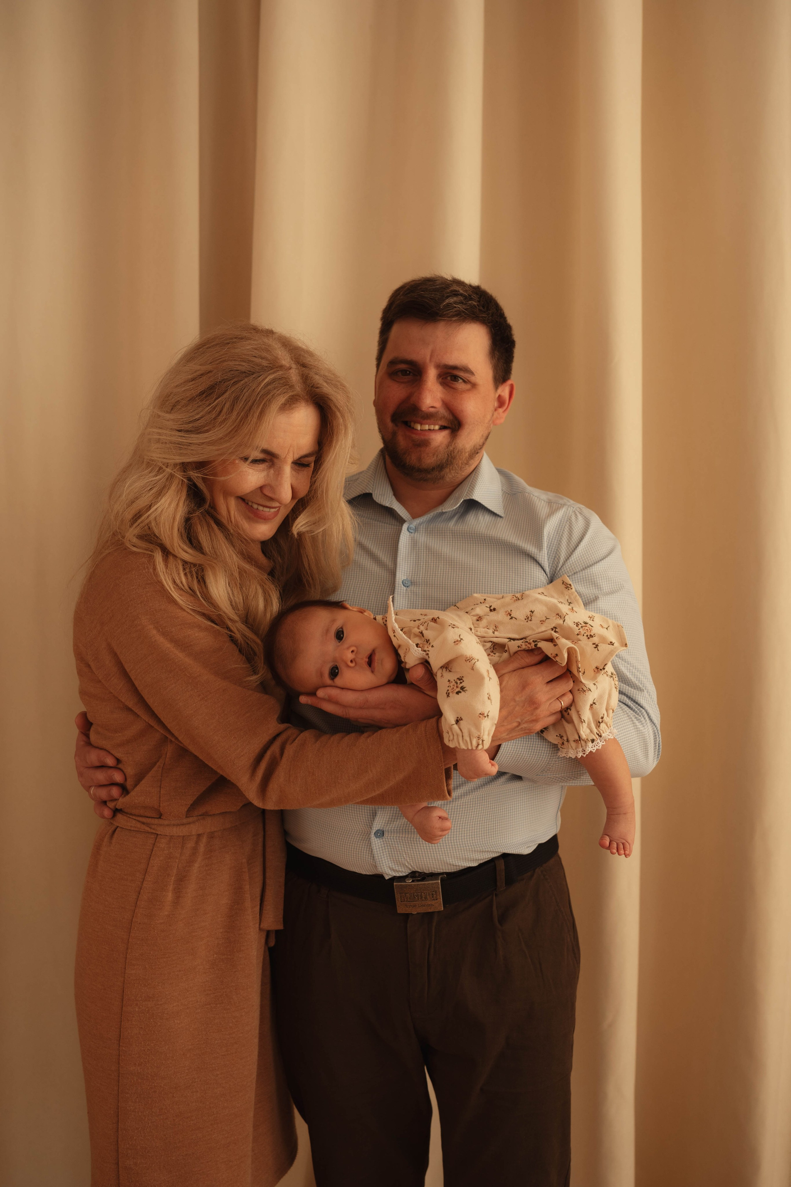 Аврора и ее семья. Фотограф в Новосибирске Диана Ильиных